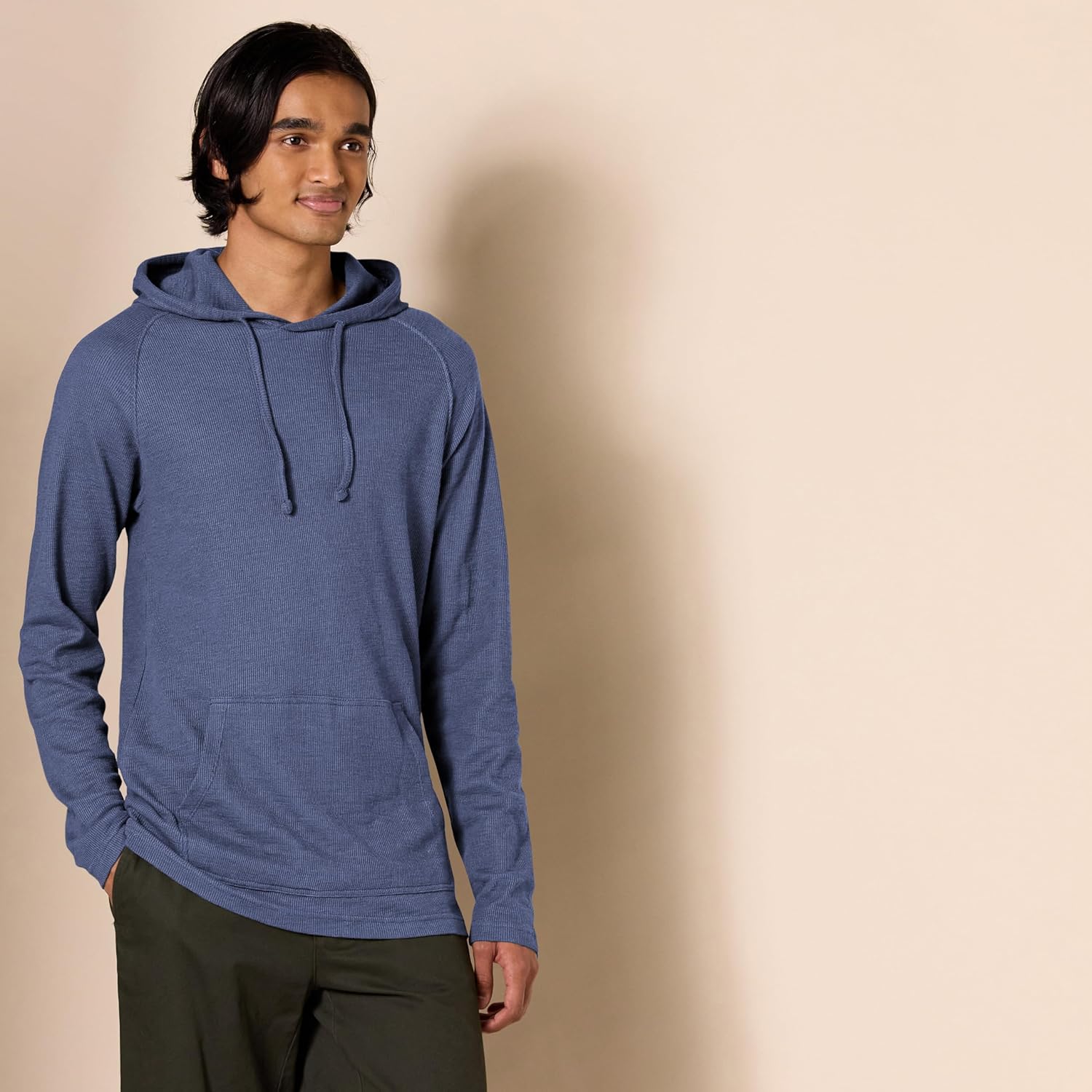 Thumbnail 2 de Amazon Essentials Men's Long-Sleeve Slub Thermal Pullover Hoodie (Previously Goodthreads)