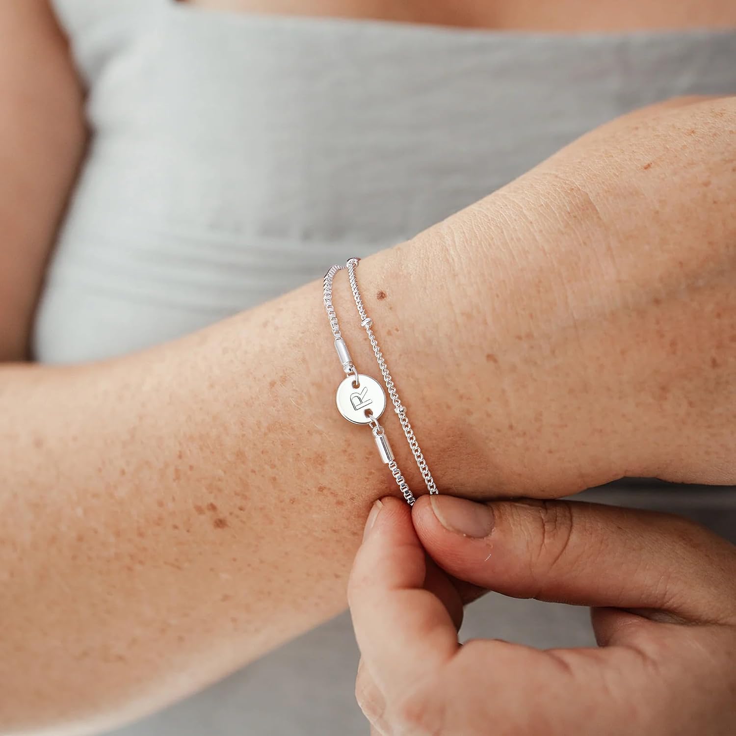 Thumbnail 3 de BodyBonita pulsera de capas inicial A–Z