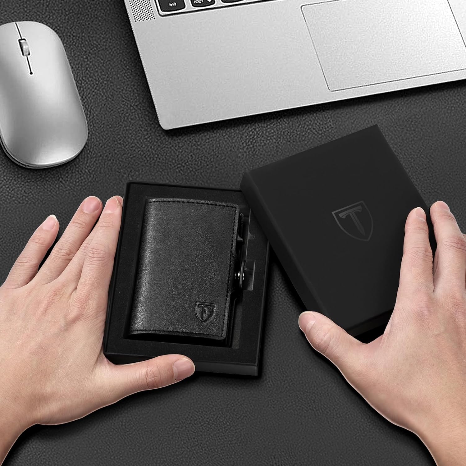 Detalle 2 de TEEHON Porta Carte di Credito da Uomo e Donna – Portafoglio Slim RFID con ZIP, Ecopelle e Confezione Regalo Nera