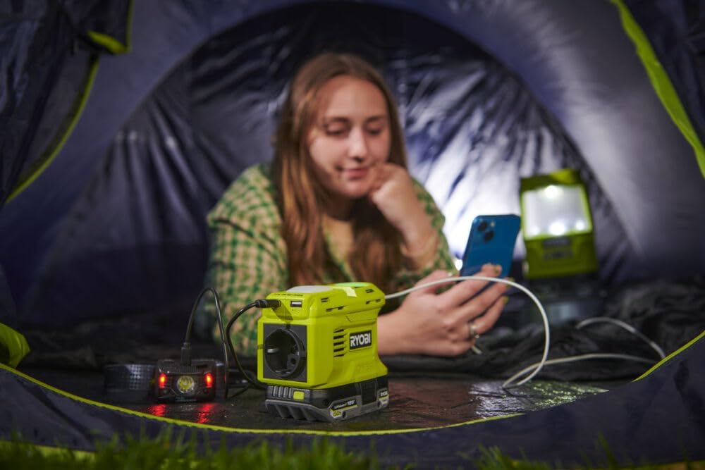 Thumbnail 4 de RYOBI Inverseur de Tension sans Fil 18V One+ RY18BI150B-0 – 150 W, Prise 230V + USB-C, Nomade