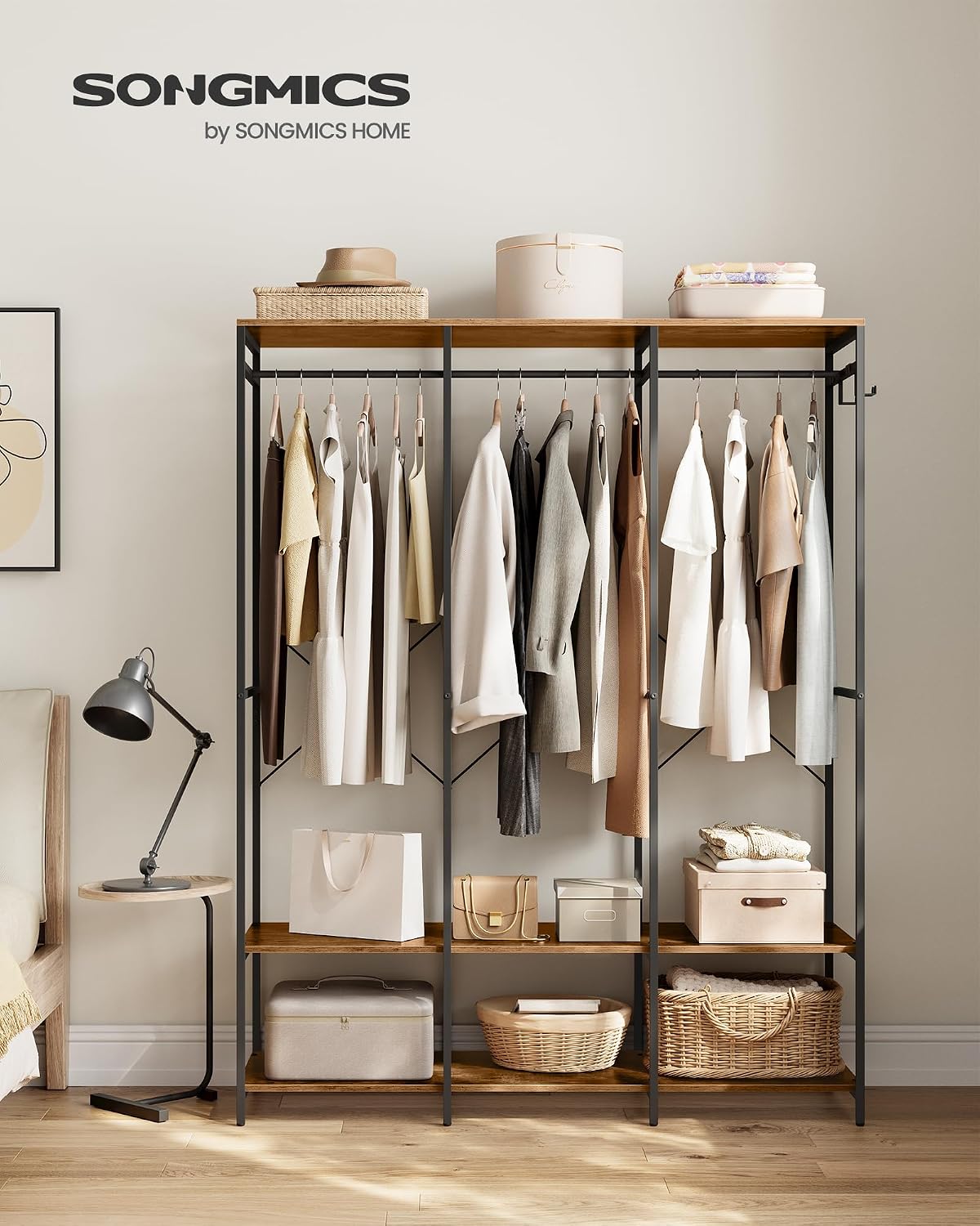 Detalle de SONGMICS RGR005B01 Clothes Rail with Shelves, 141 x 40 x 180 cm