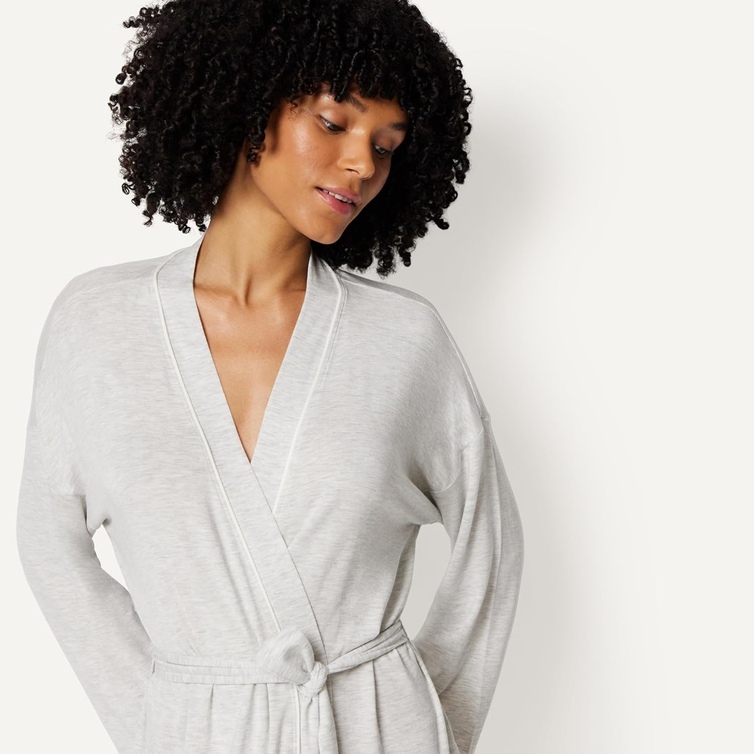 Thumbnail 3 de Amazon Essentials Women's Long Sleeve Robe, Modal-Blend Bathrobe