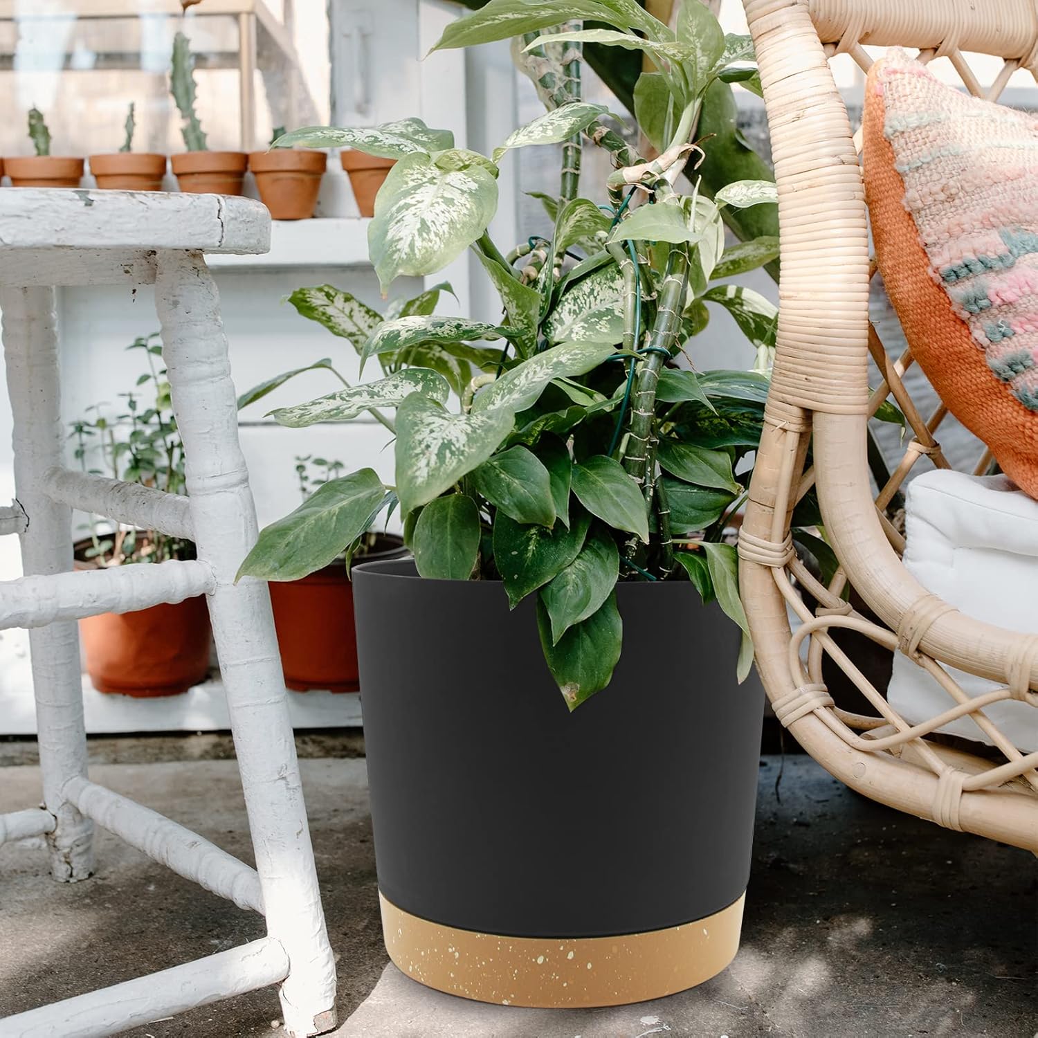 Thumbnail 4 de QCQHDU 30.5cm Plant Pot (2-Pack) with Drainage Holes & Saucer, Dark Grey