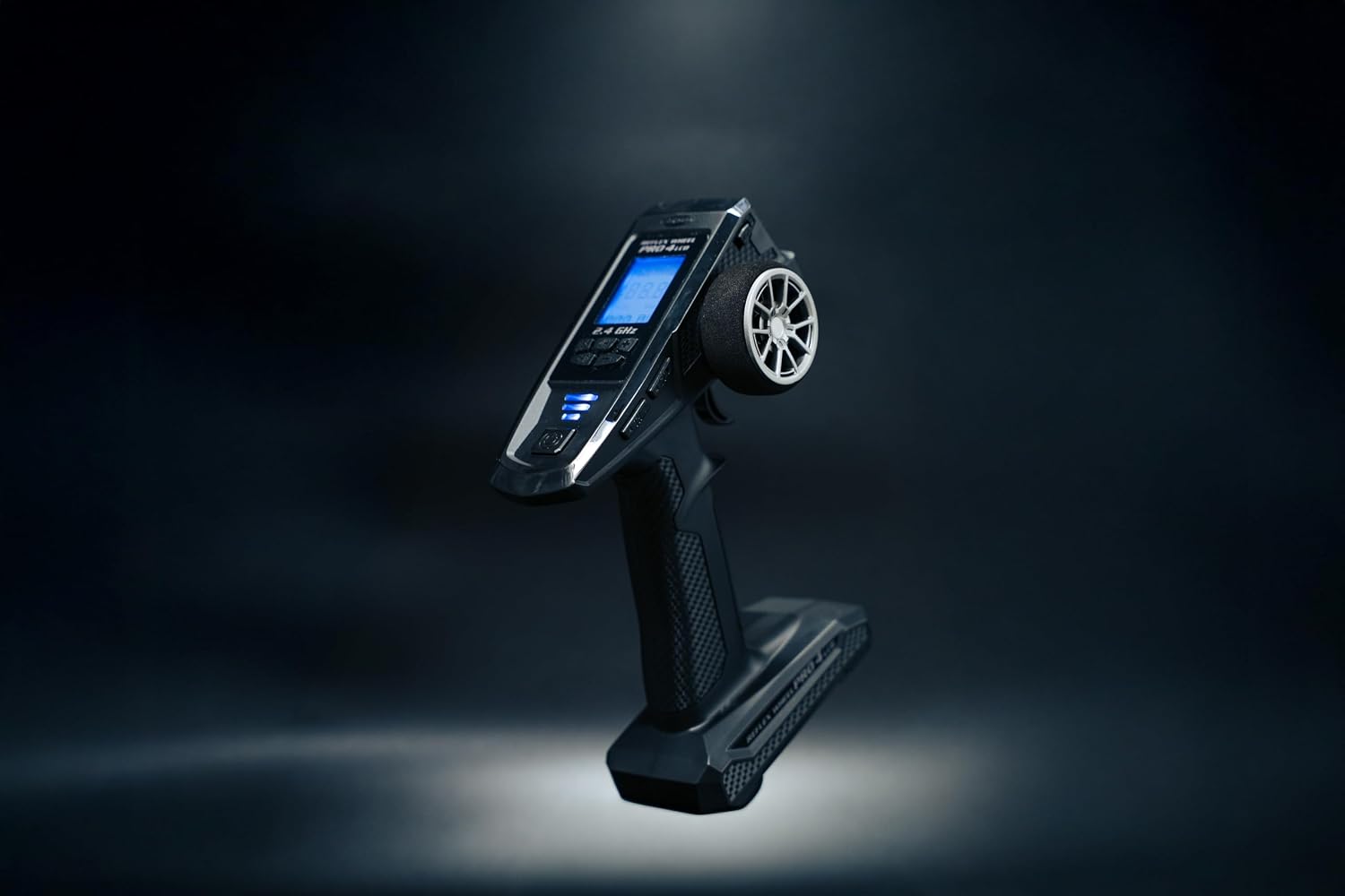 Detalle 1 de Carson FS 4K Reflex Wheel Pro 4 – aparatura RC 2,4 GHz LCD, 4-kanałowa