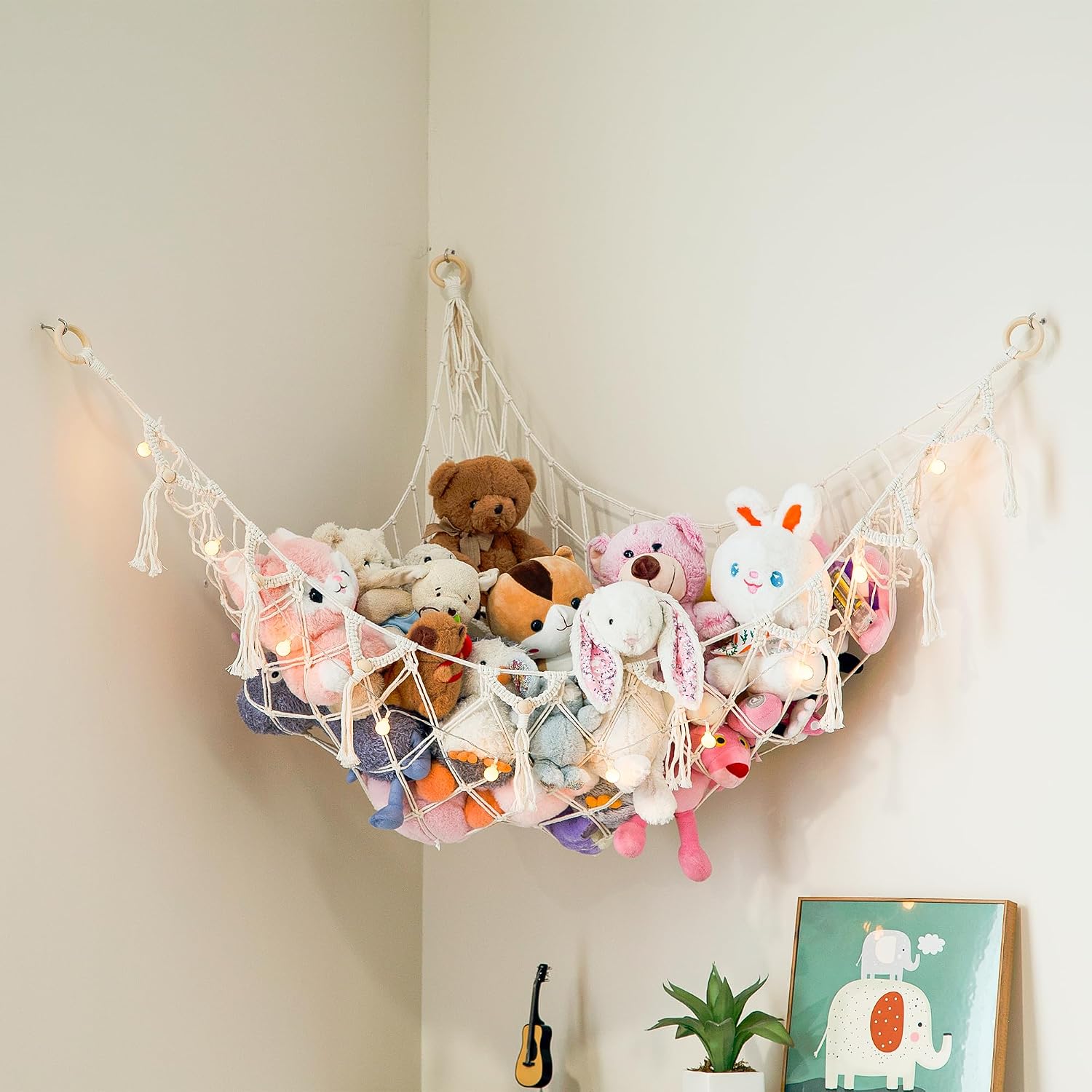 Detalle de Lilly's Love Macrame Stuffed Animal Hammock Corner Storage with LED String Lights (White)