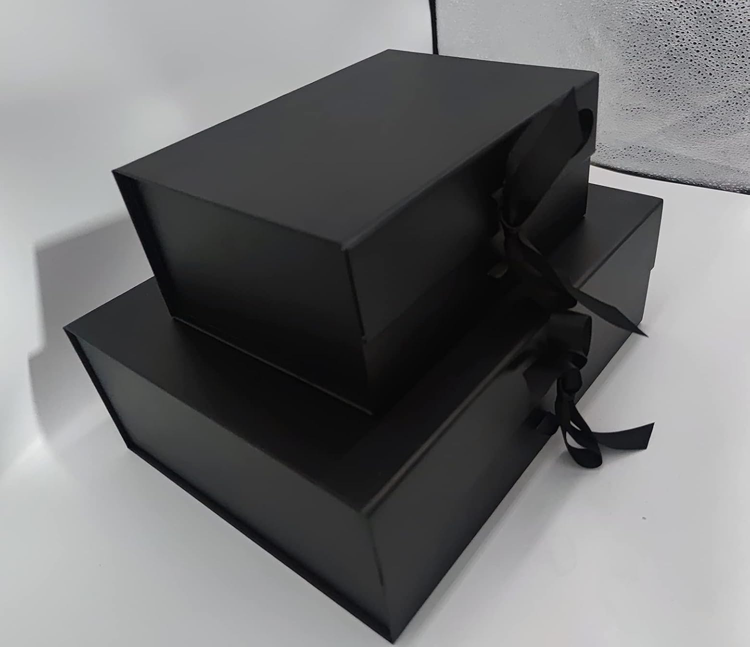 Thumbnail 1 de Schwarz Geschenkbox 33x26x11 cm mit magnetischem Deckel und Schleife