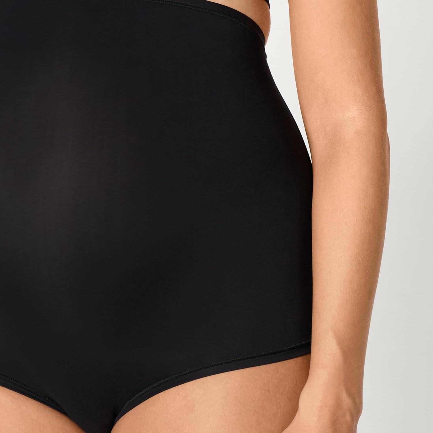 Thumbnail 3 de Amazon Essentials Women’s Peached Microfibre Maternity Over The Bump Brief
