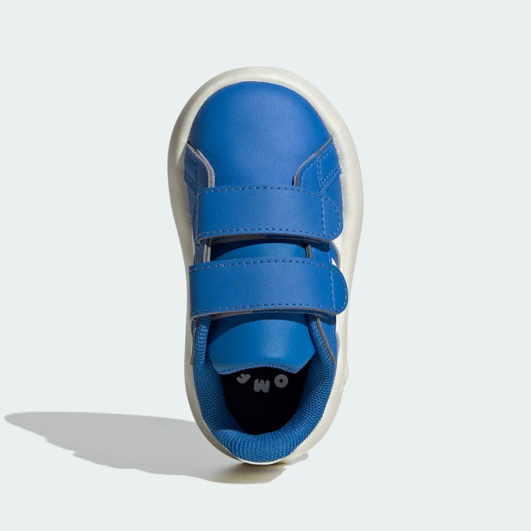 Detalle de Zapatilla Grand Court 2.0 (Bebé) de Adidas – comodidad y estilo para los más pequeños