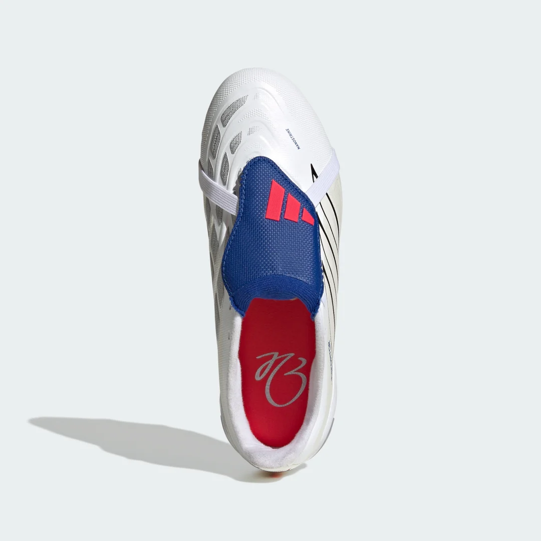 Detalle de Adidas Predator League Kids: Bota de fútbol con lengüeta abatible para césped natural seco (blanco)