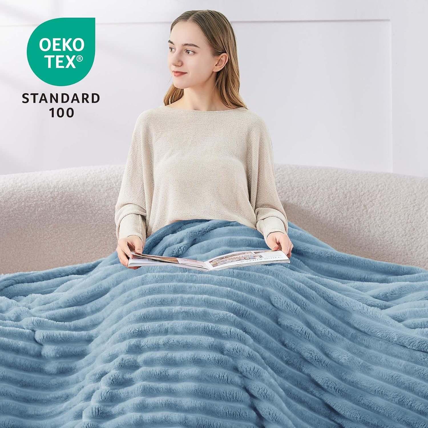 Detalle 2 de BEDELITE Kuscheldecke 125×150 cm – Flanelldecke Hellblau 🛋
