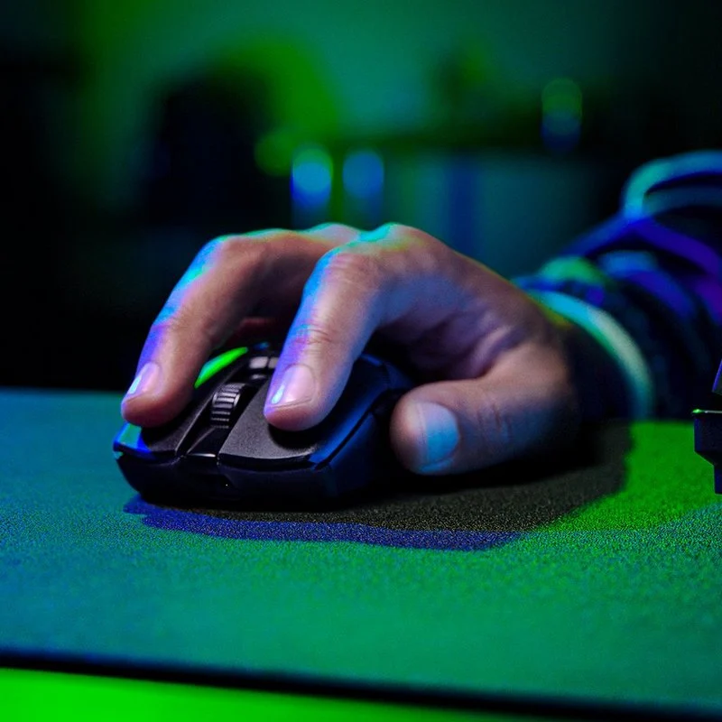 Detalle de Razer Viper V2 Pro ratón gaming inalámbrico óptico 30.000 DPI (negro)