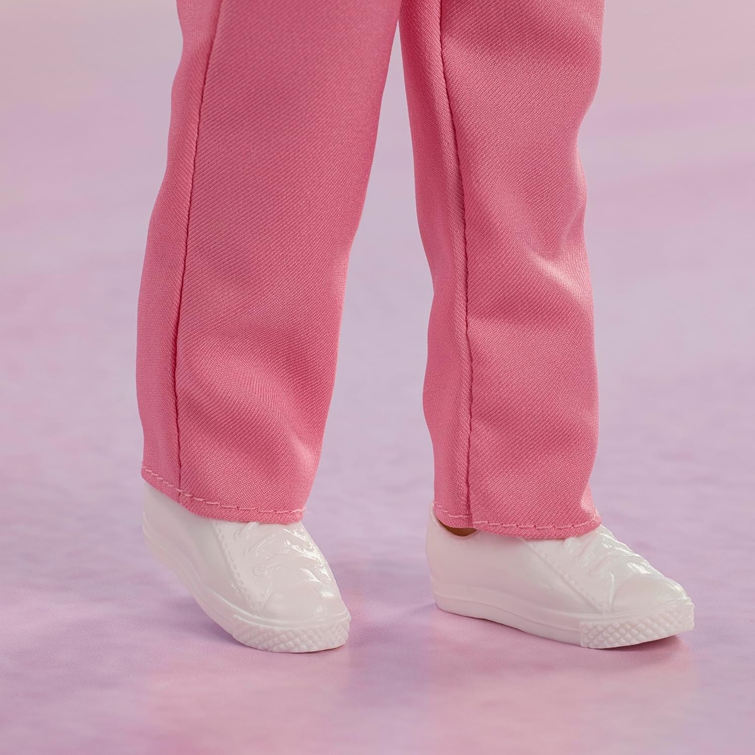 Thumbnail 2 de Barbie Le Film Poupée Collector Allan — Michael Cera dans Le rôle d’Allan avec 2 tenues amovibles