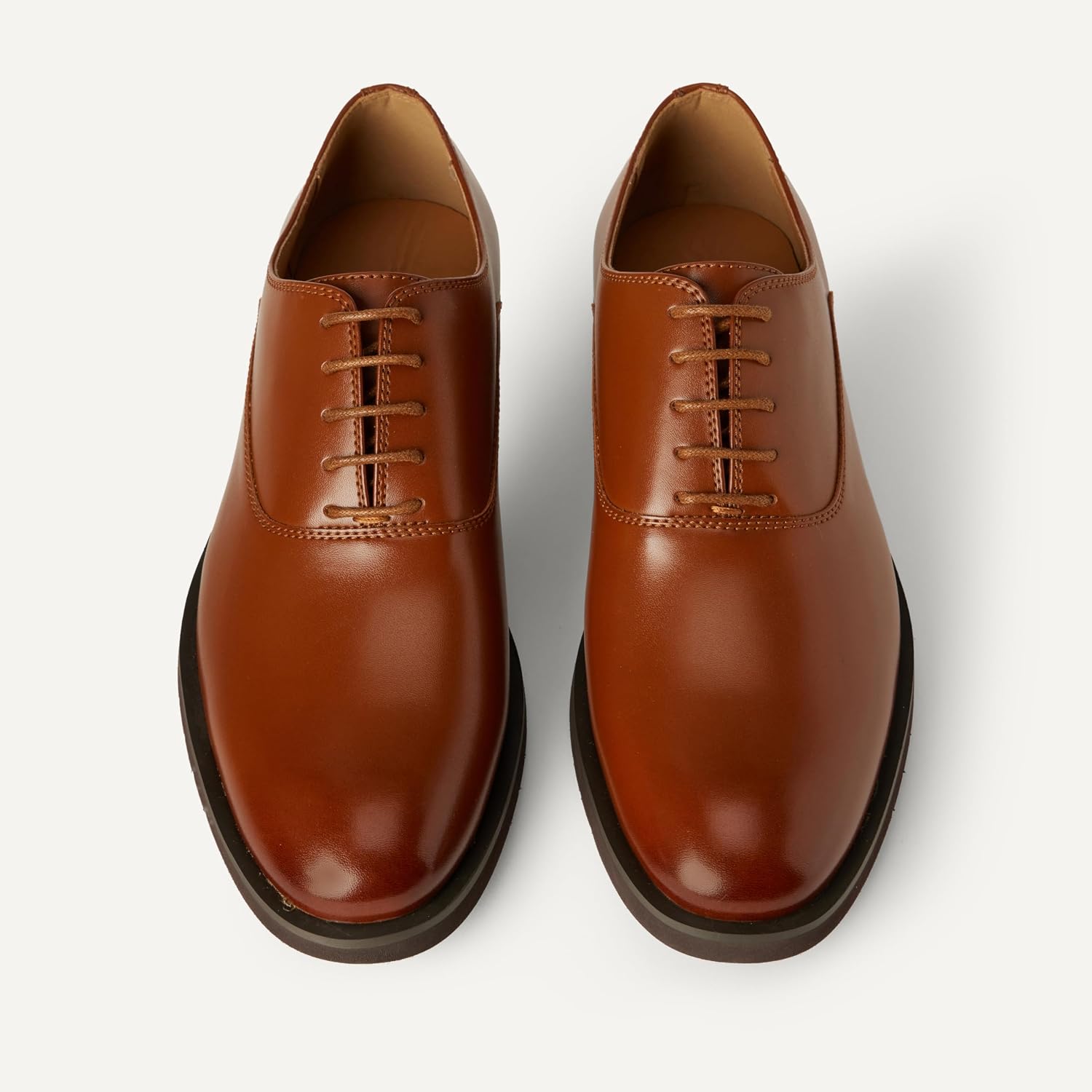 Detalle 1 de Amazon Essentials Oxford-Herrenschuhe – Abendformell 👞