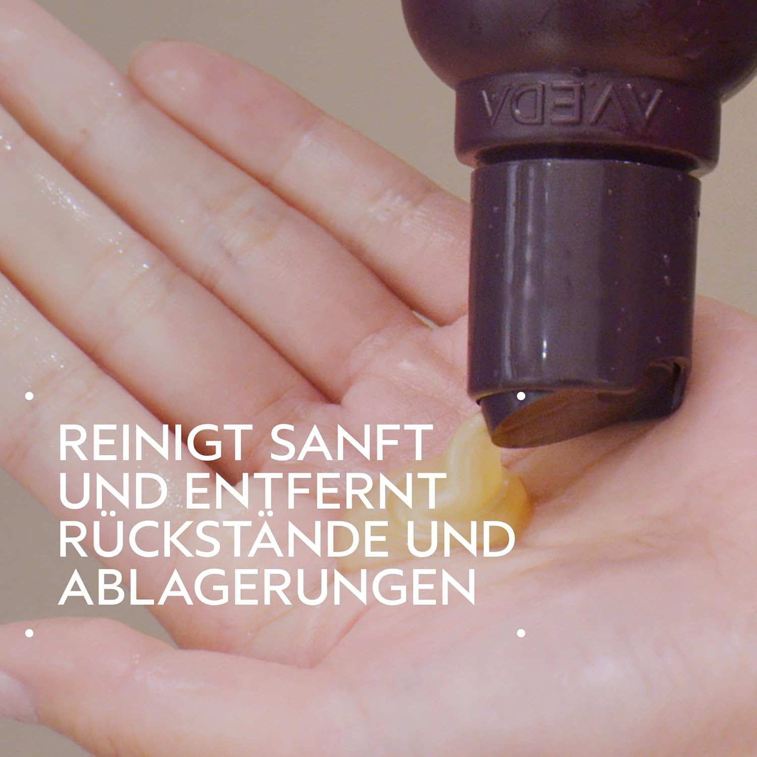 Detalle 2 de Aveda Invati Ultra Advanced Exfoliating Shampoo Light – Schritt 1 von 4