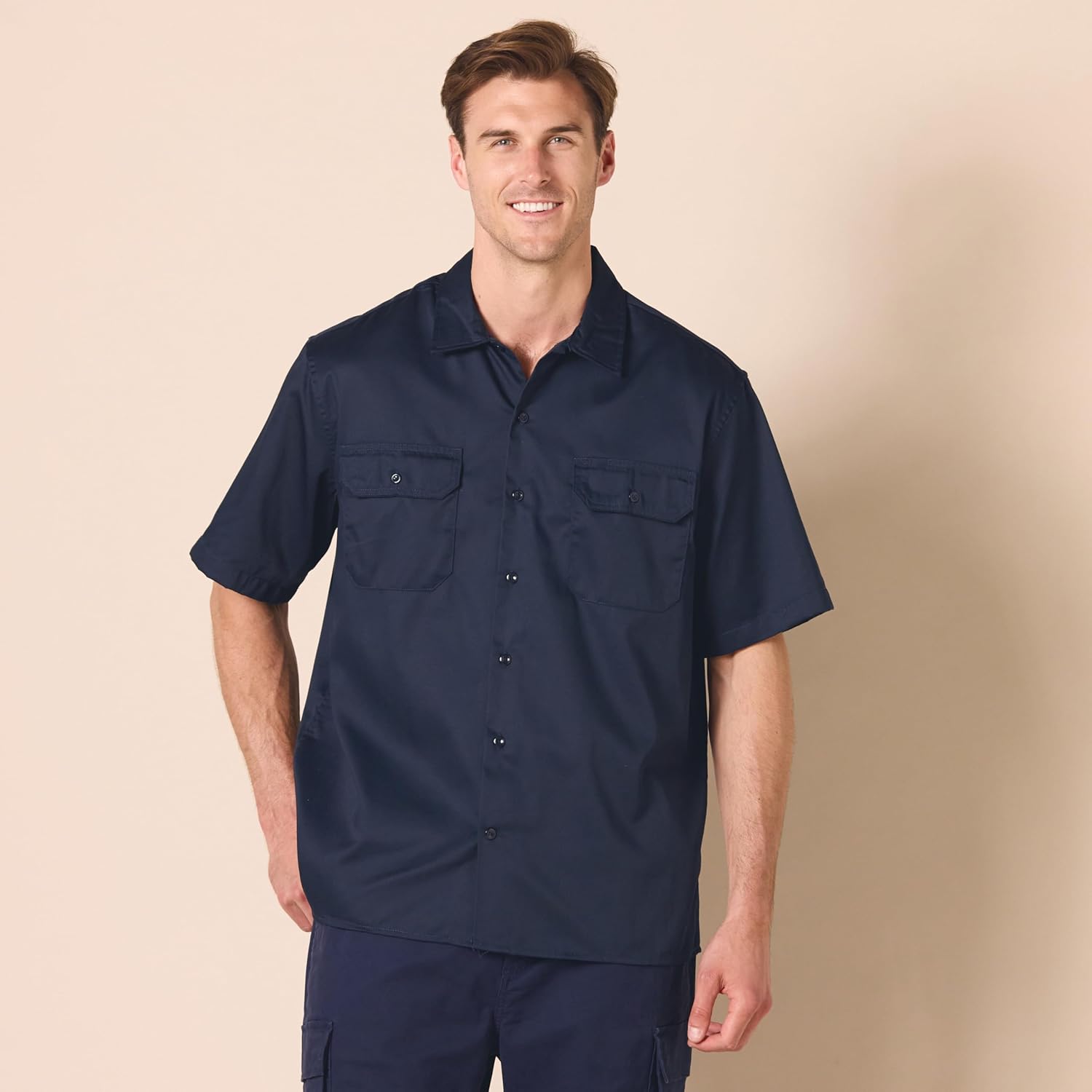 Thumbnail 5 de Amazon Essentials Stain and Wrinkle-Resistant Work Shirt