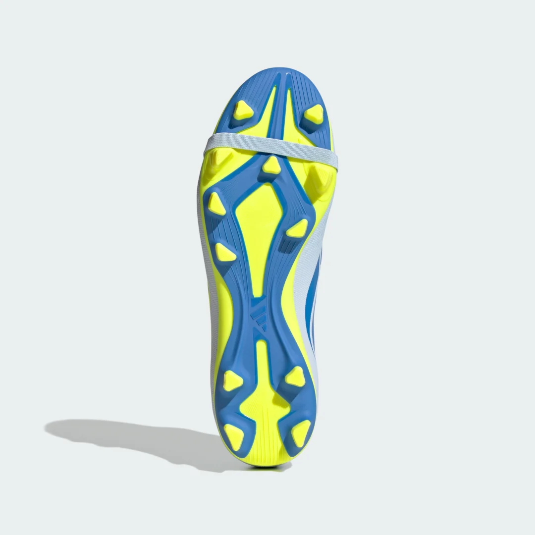 Detalle de Adidas Predator Club Fold-Over Tongue: bota de césped para juego en seco y multisuperficie
