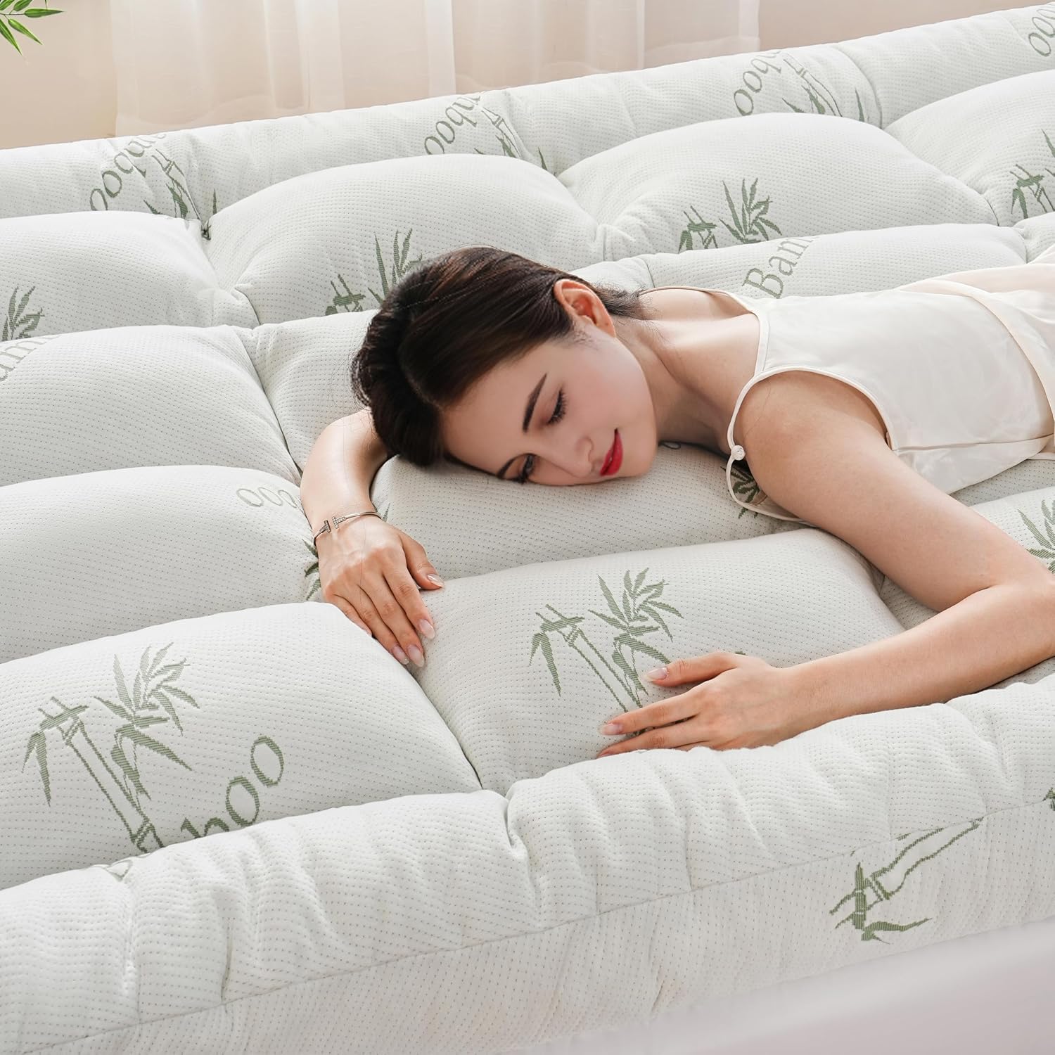 Detalle de DOWNCOOL Queen Mattress Topper