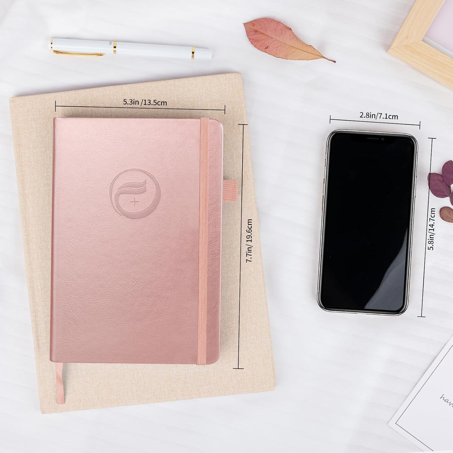 Detalle de Blugool Password Book, Rose Gold, with Colorful A–Z Tabs and 138 Pages