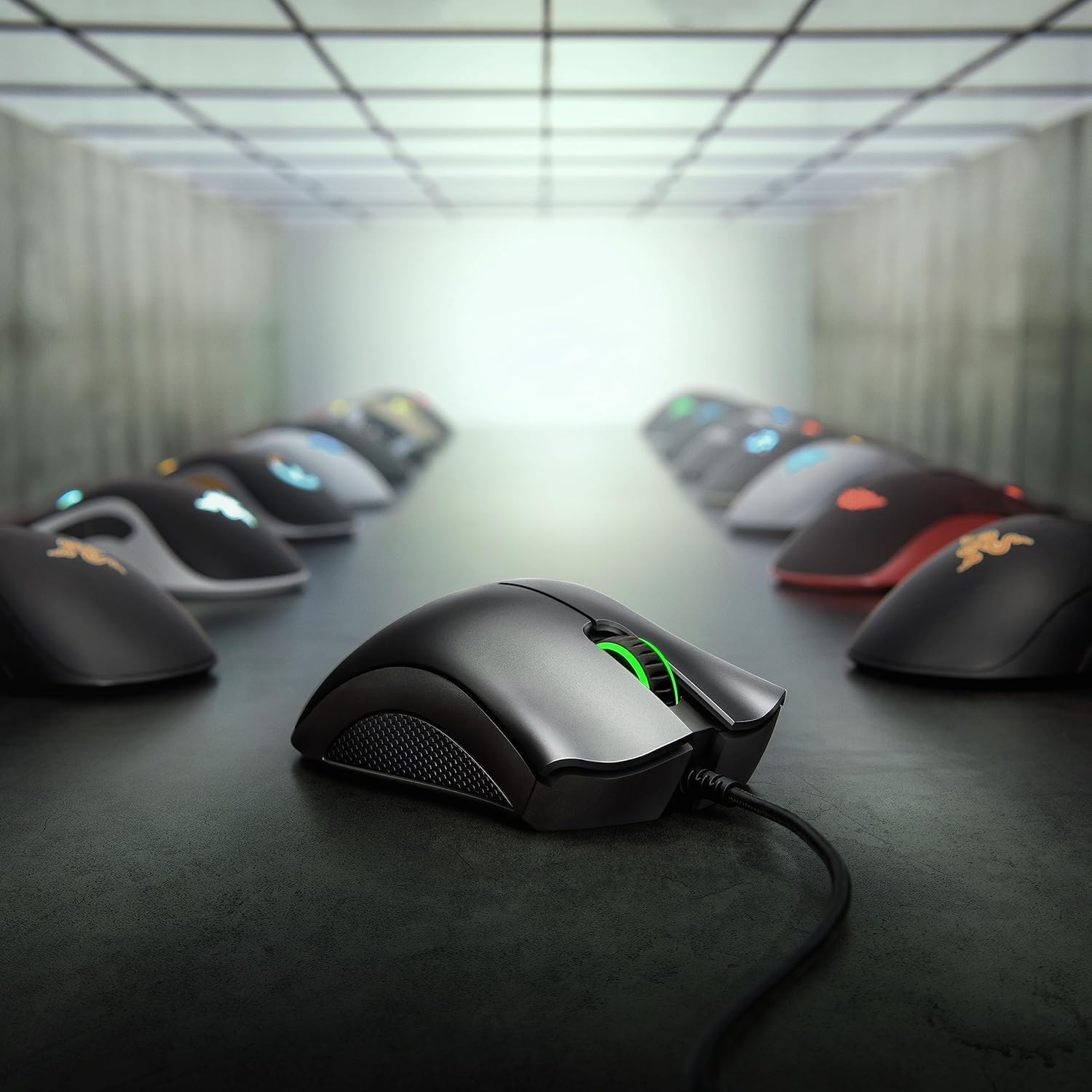 Thumbnail 3 de Razer DeathAdder Essential (2021) wired gaming mouse in white with 6,400 DPI optical sensor