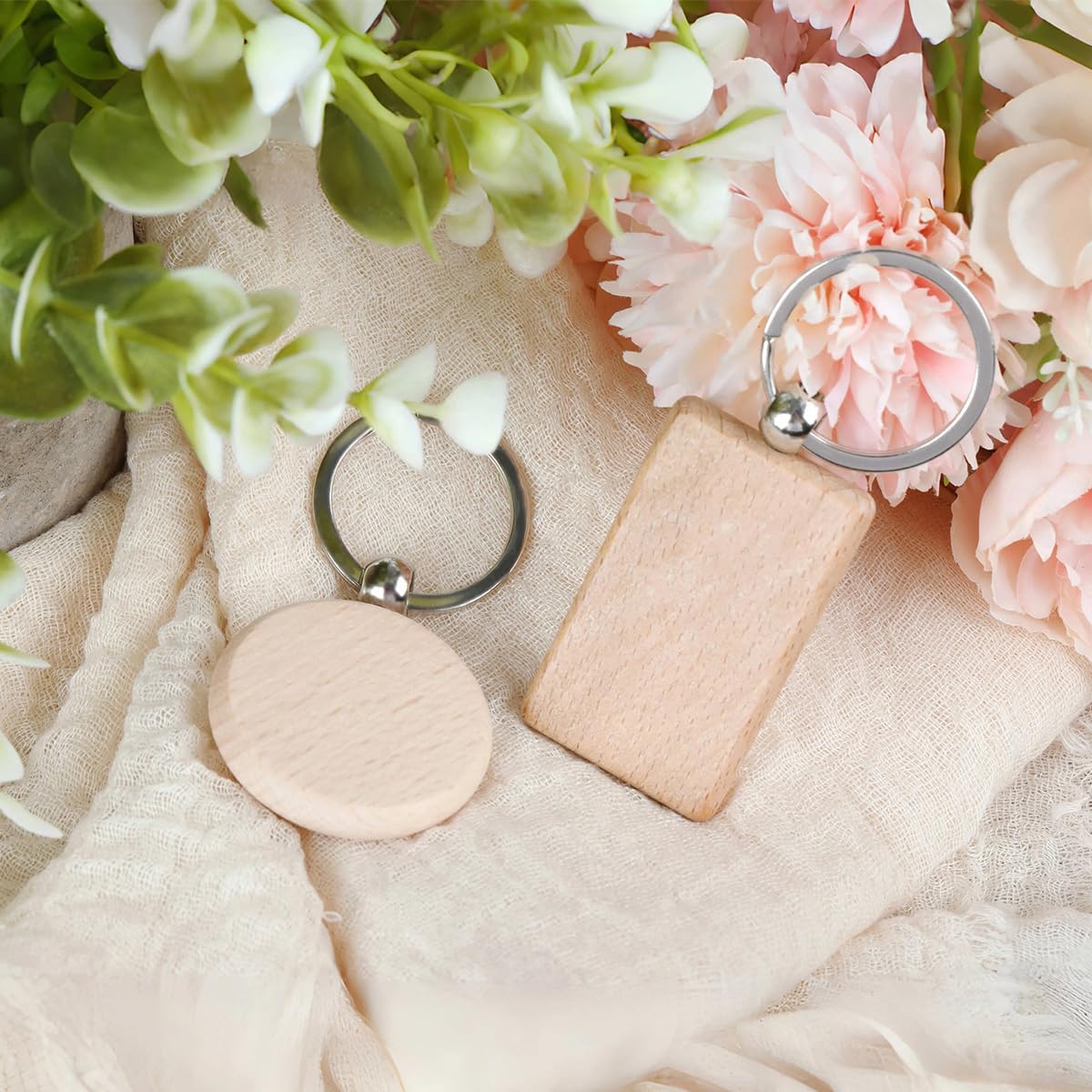 Detalle 2 de Marsred Holz Schlüsselanhänger DIY 24 Stück