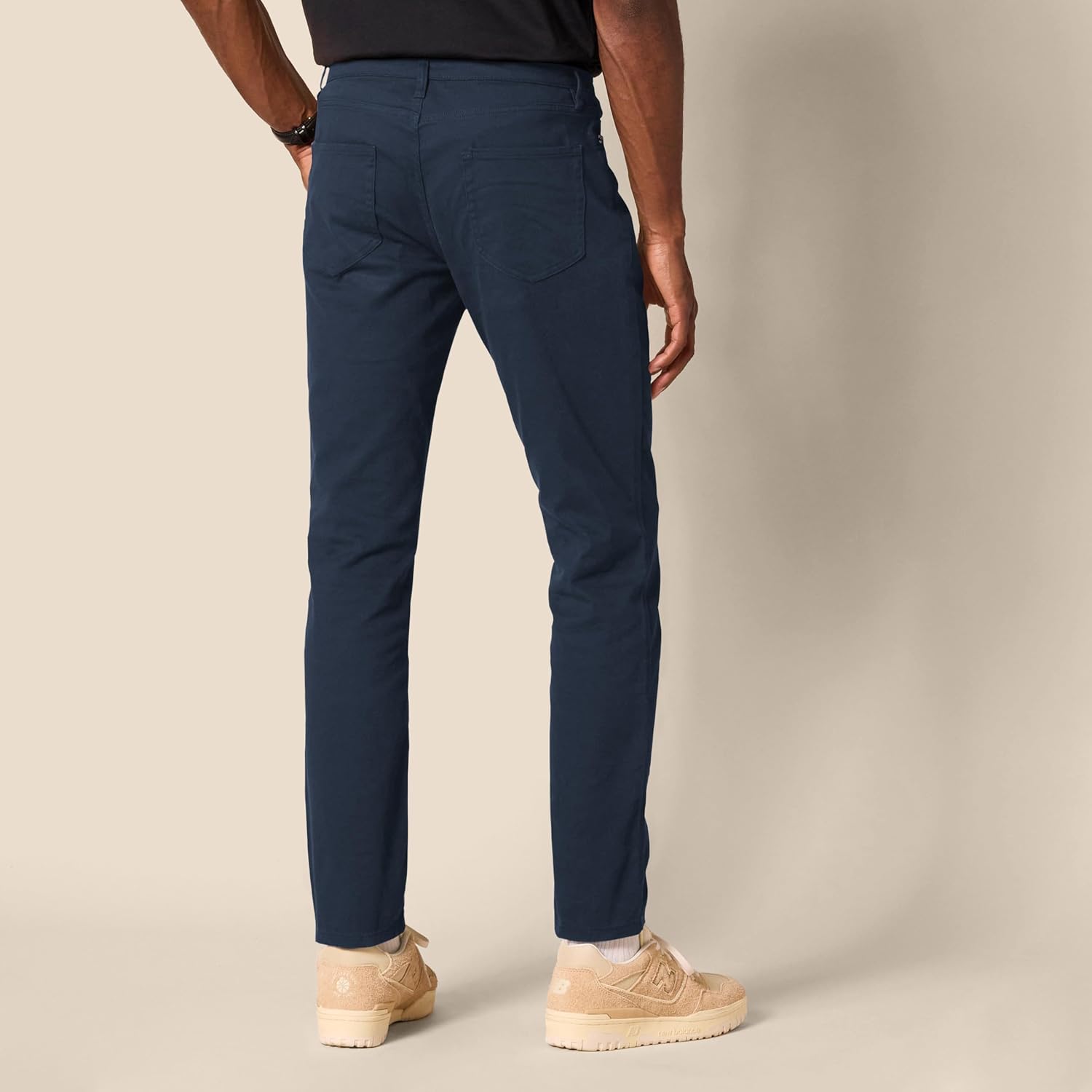 Thumbnail 1 de Amazon Essentials Men’s Slim-Fit 5-Pocket Stretch Twill Trousers