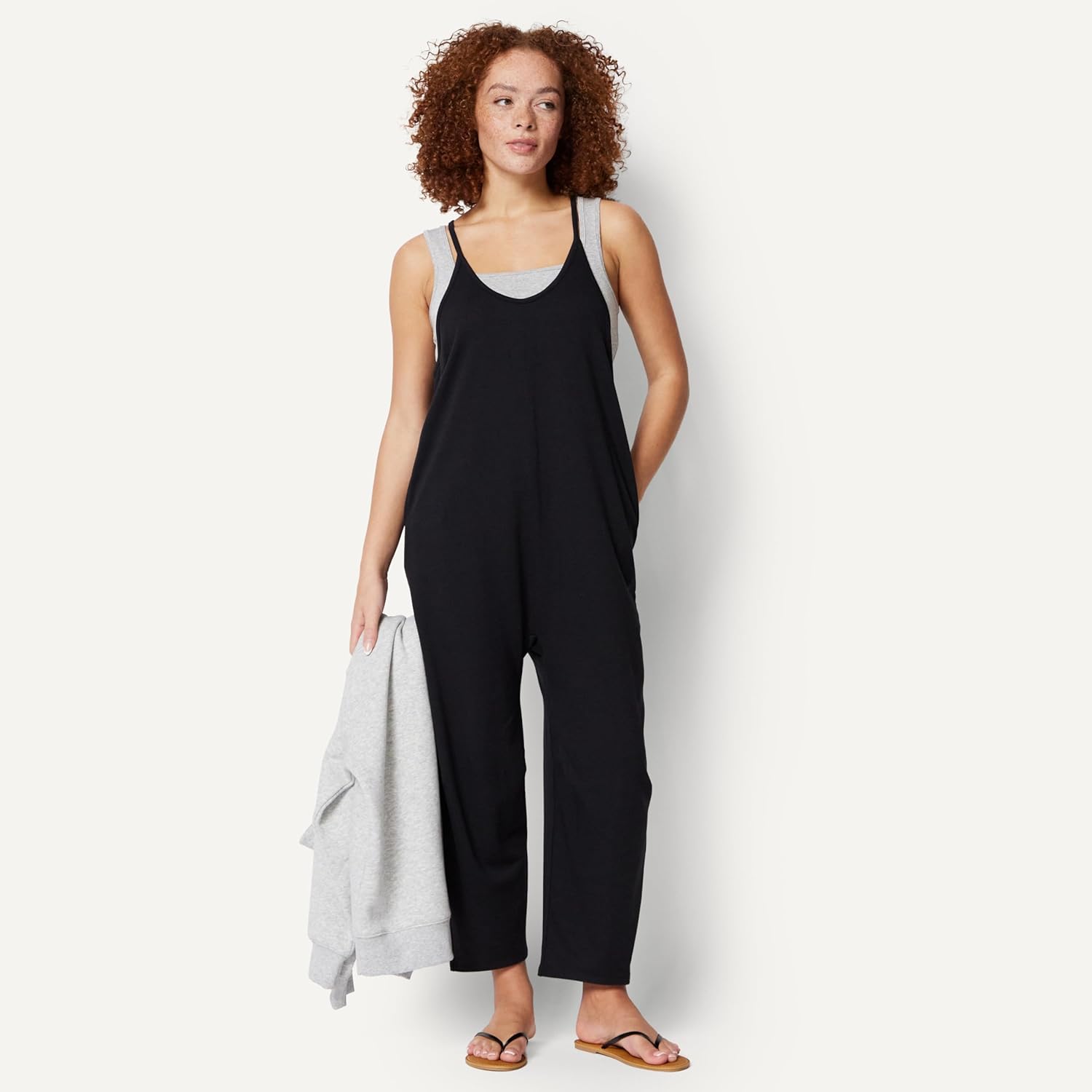 Thumbnail 4 de Amazon Essentials Women's Oversized-Fit Sleeveless Jumpsuit