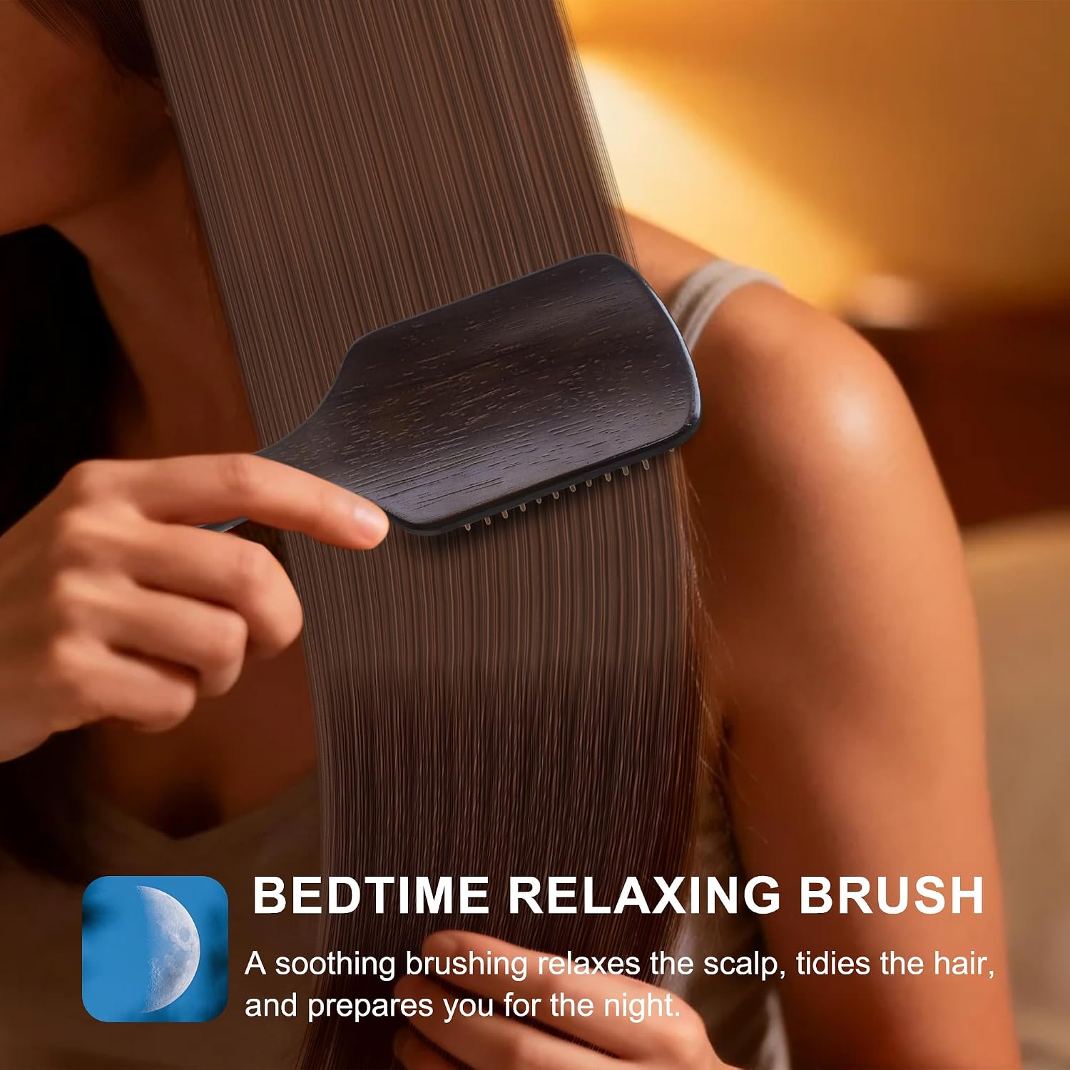 Detalle 1 de Wooden Square Hair Brush with Bamboo Bristles