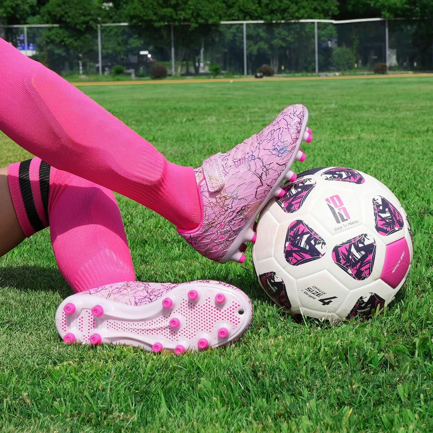 Detalle de brooman Kids Firm Ground Soccer Cleats (Girls) with Shin Guards & Soccer Socks
