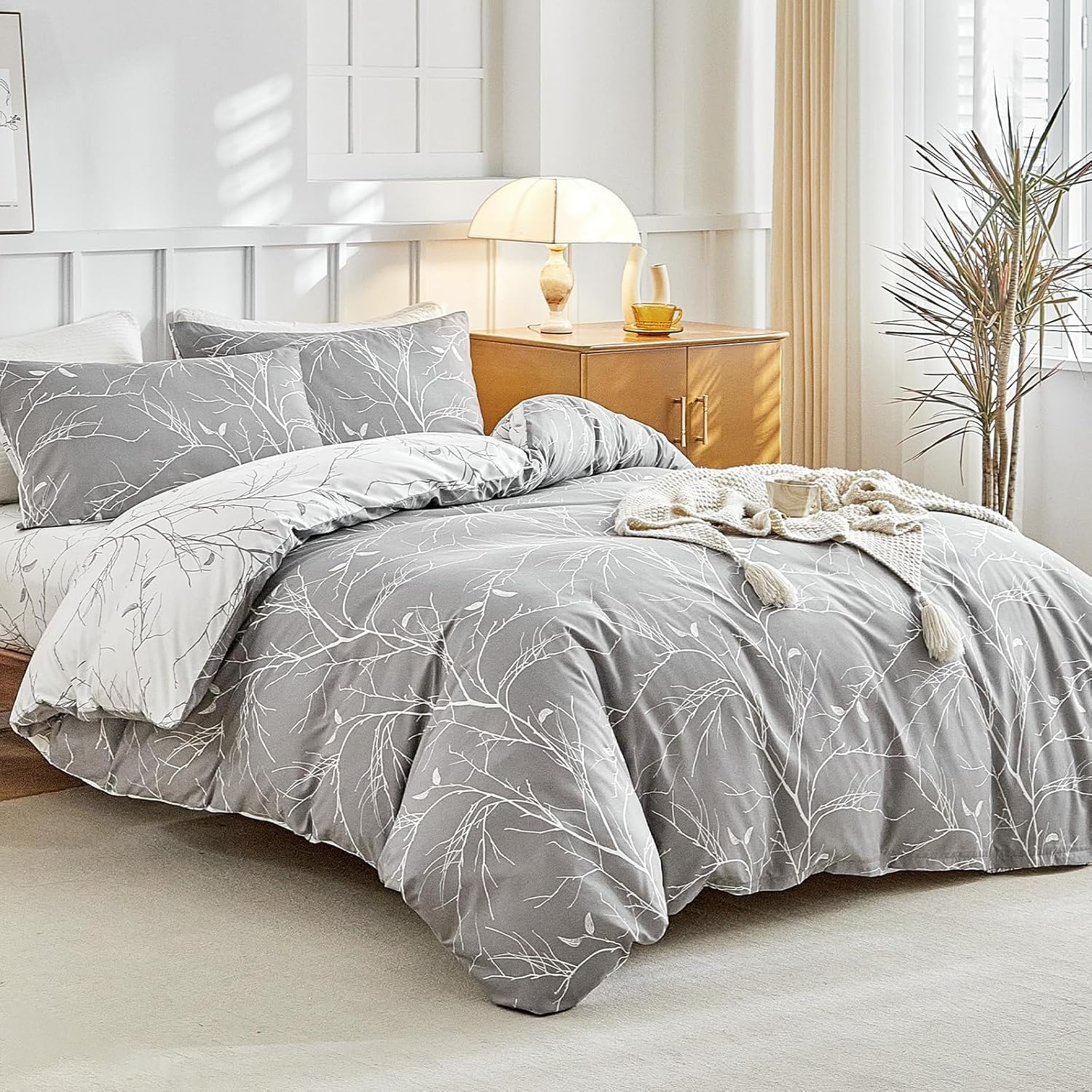 Detalle de Tokokimo 4PCS King Size Duvet Cover Set with Fitted Sheet and Pillowcases (Botanical Branches, Grey) – Microfibre bedding
