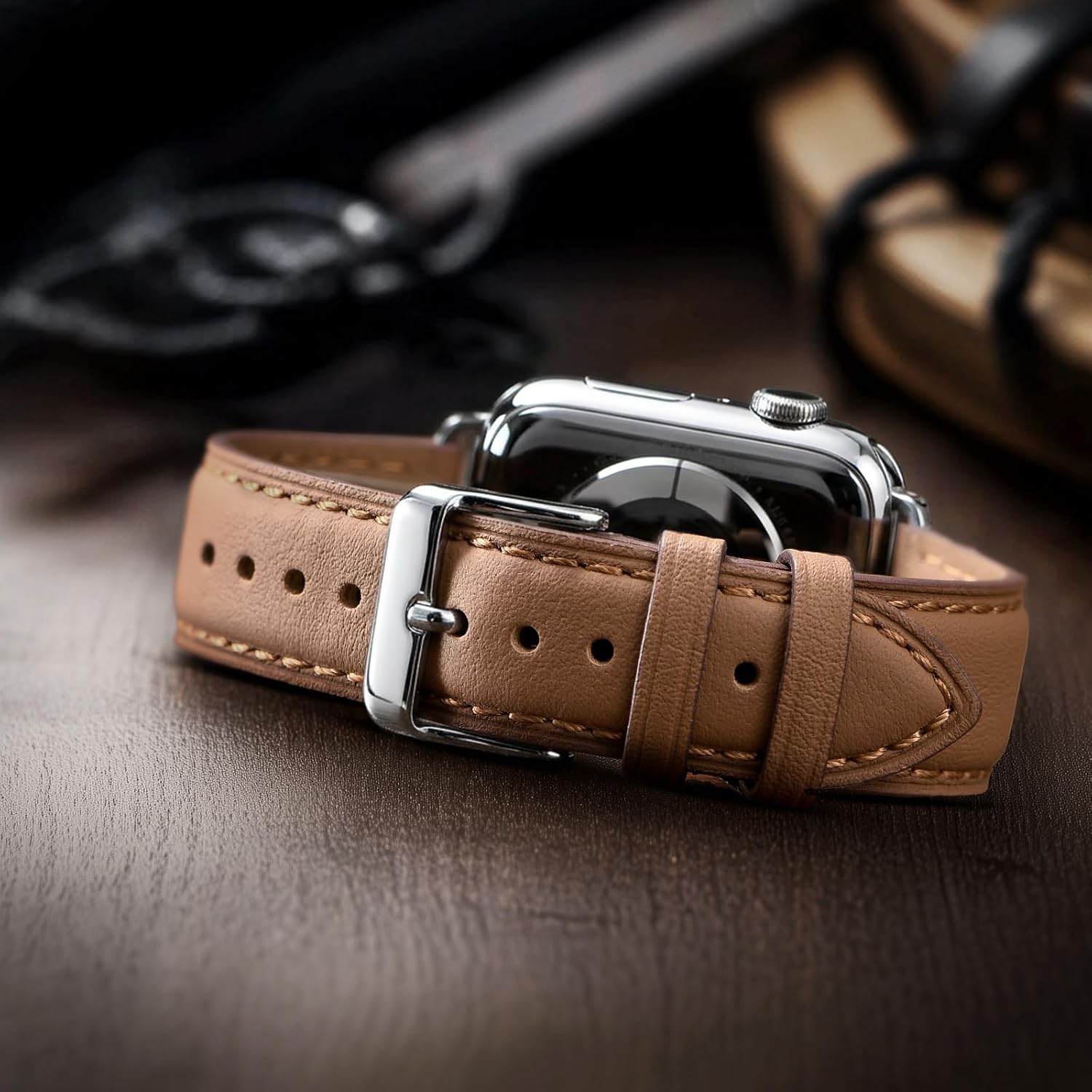 Thumbnail 6 de SUNFWR Leather Strap for Apple Watch (40mm–49mm) in Brown with Silver Buckle