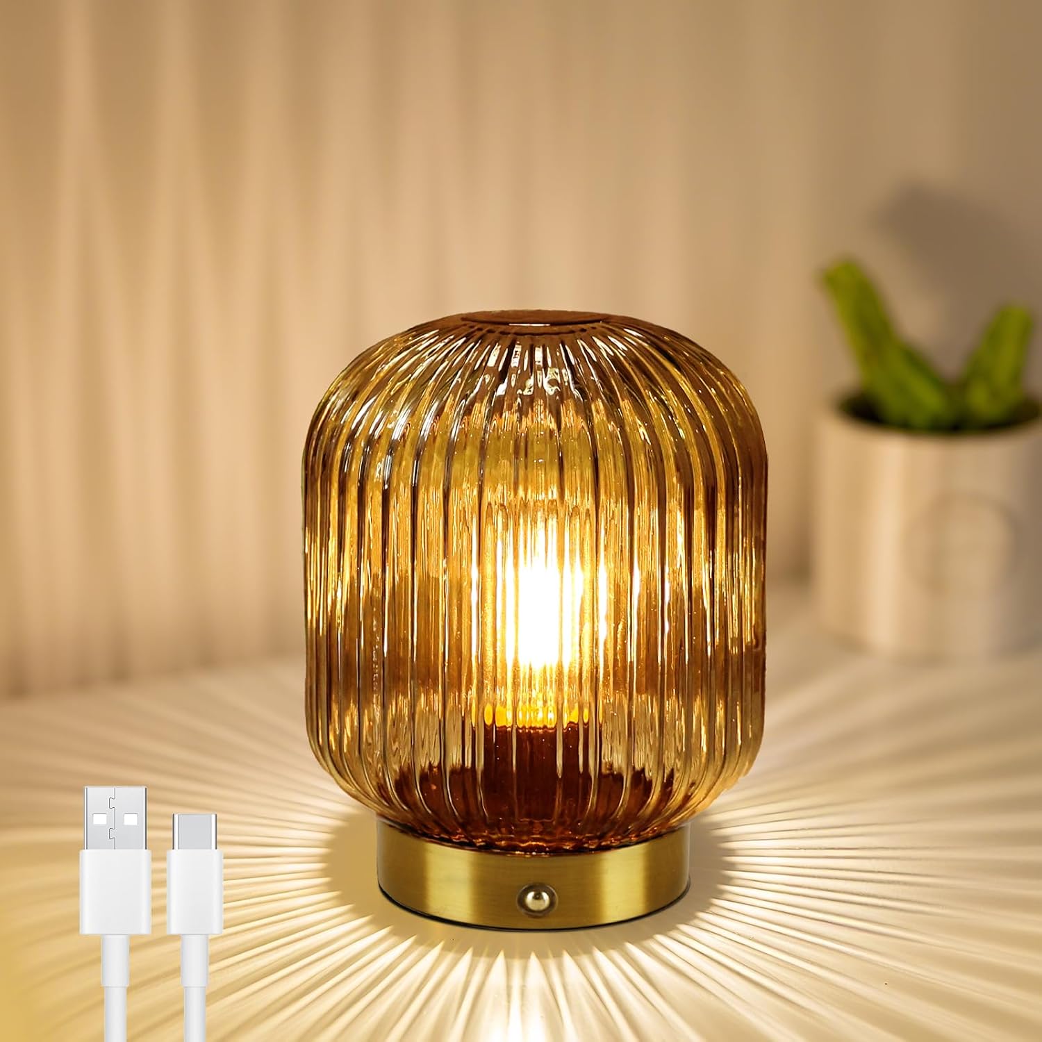 Detalle de MJ PREMIER Rechargeable Yellow Glass Lamp with Memory Function