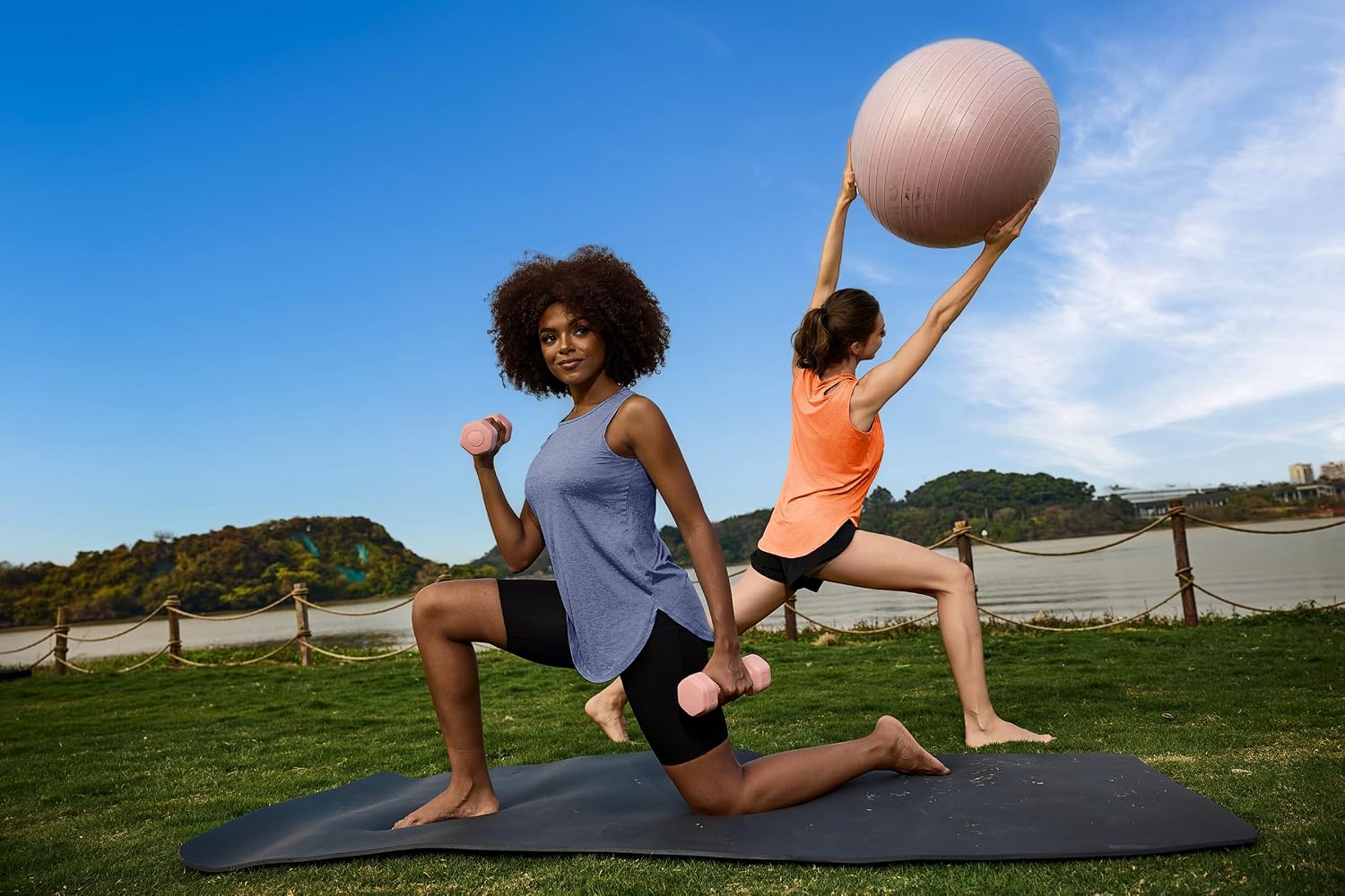 Detalle de Débardeur de sport femme Gyabnw col rond sans manches à découpes épaules (style croisé)