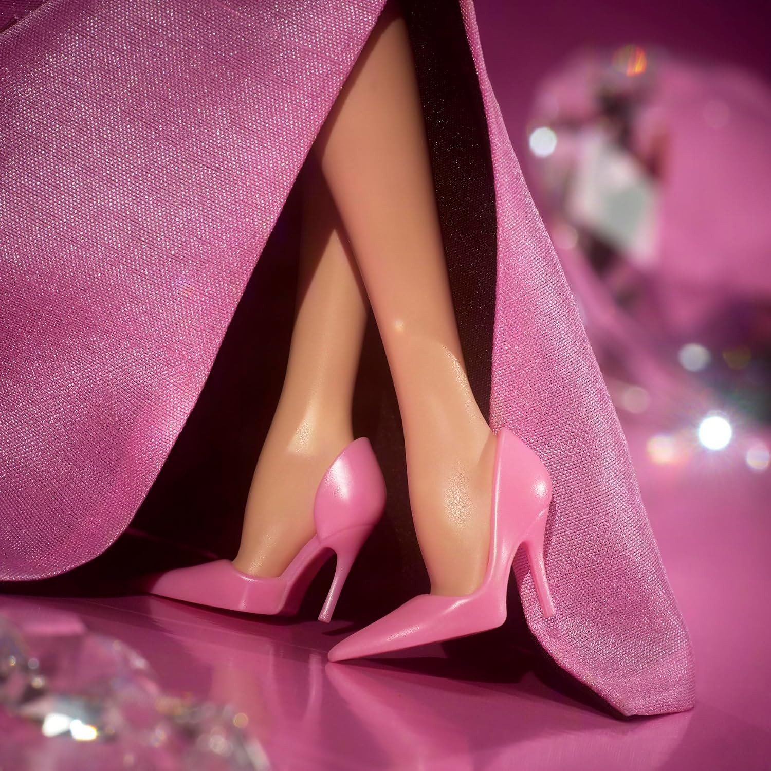 Detalle 1 de Barbie Signature Marilyn Monroe JJY00 verzameldoll in roze filmjurk