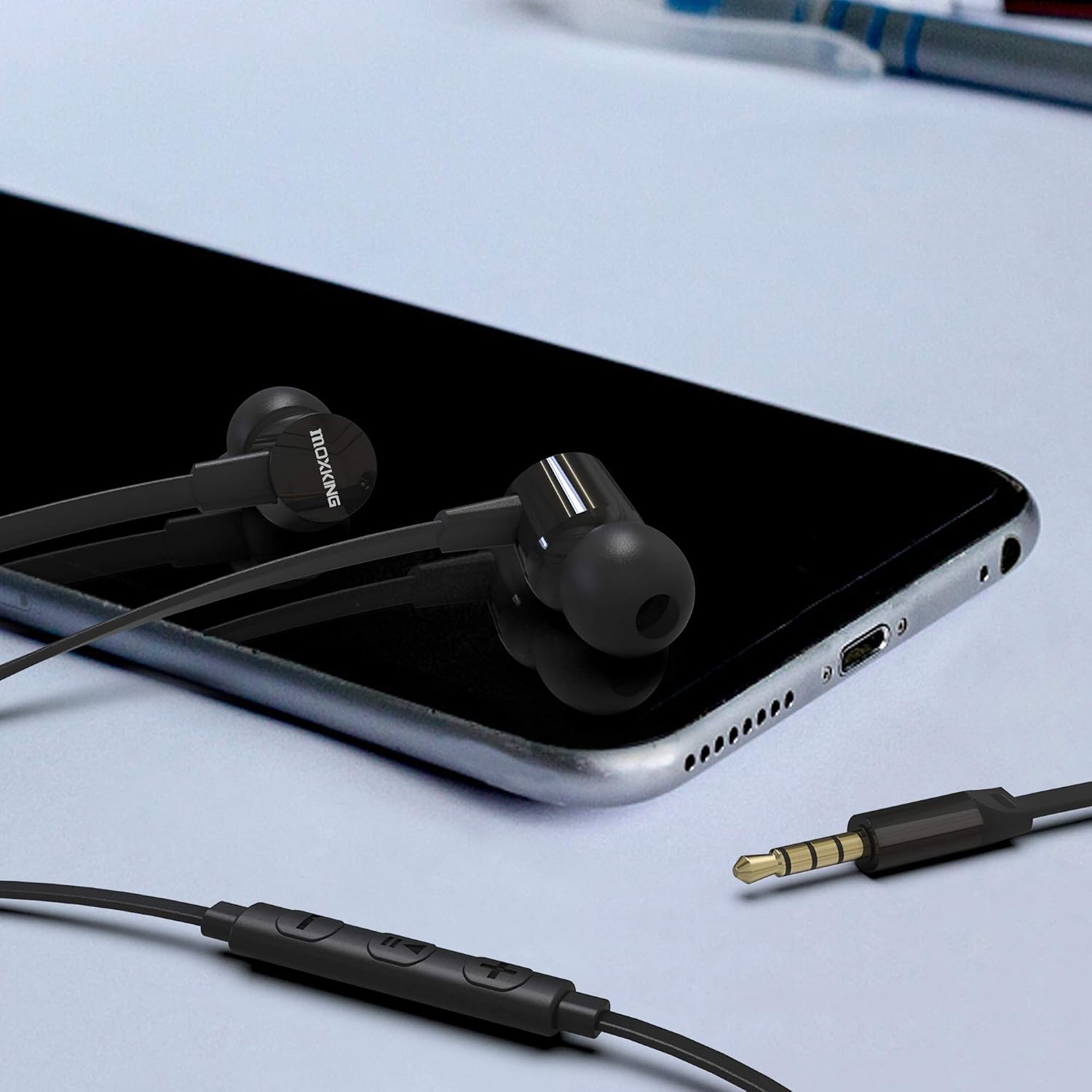 Detalle de MOXKING Wired Tangle Free Earphones for Small Ears – Lightweight, Comfortable with Inline Mic and Volume Control