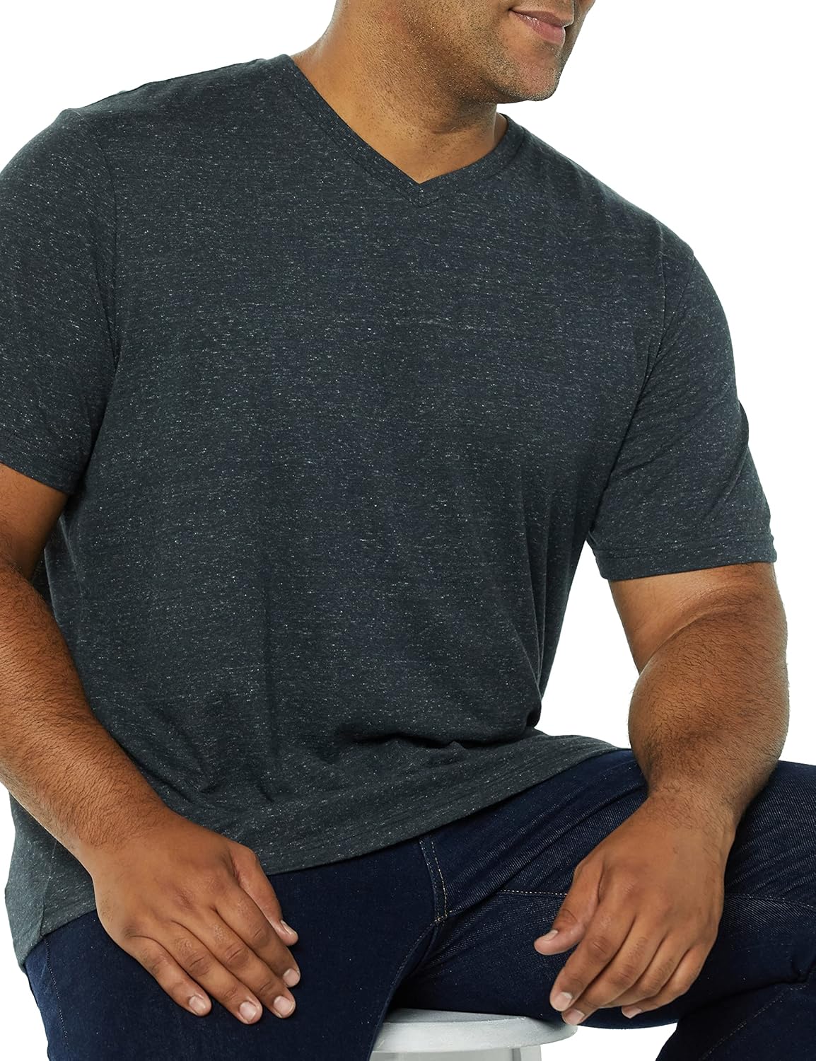 Thumbnail 5 de Amazon Essentials Herren Kurzärmliges V-Ausschnitt-T-Shirt – lockere Passform, Alltagstauglich