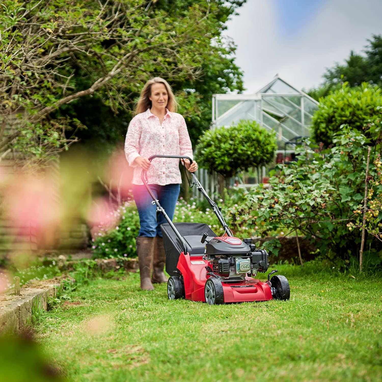 Thumbnail 1 de Mountfield SP41 Petrol Lawnmower: Self-Propelled, 39cm Cut