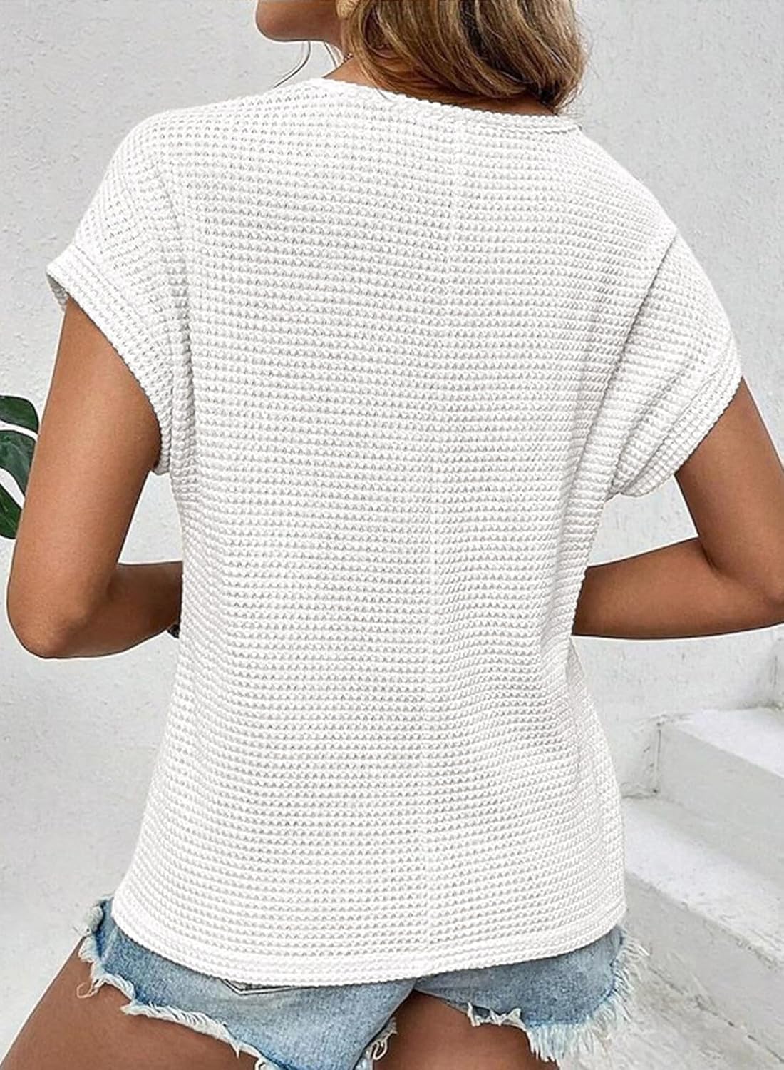 Detalle 2 de Chicrise Damen Bluse Elegant Kurzarm Spitzenoberteil mit Häkel-Rundhals – Sommer/Frühling