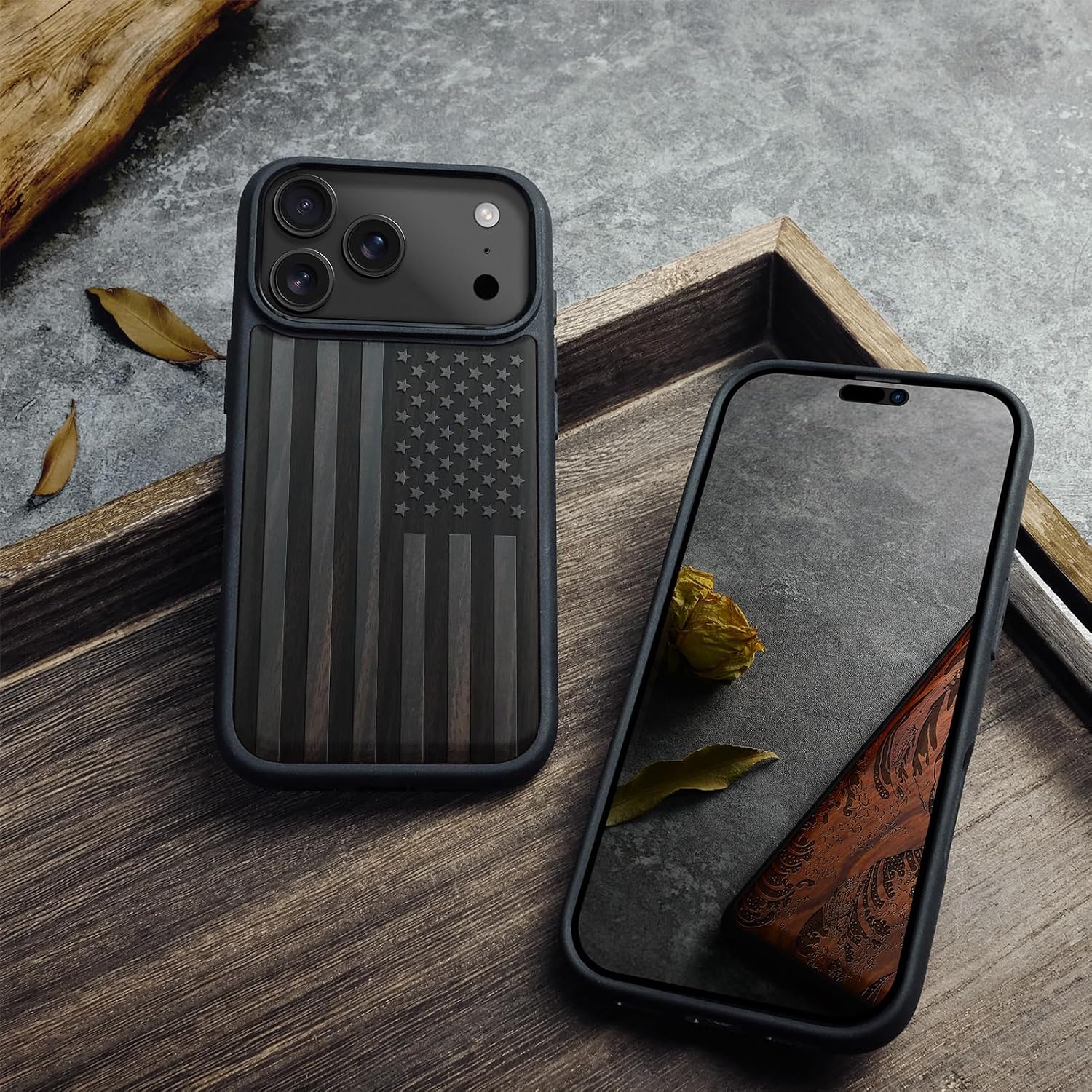 Detalle de Carveit Magnetic Wooden Case for iPhone 17 Pro Max — Laser-Engraved Wood + Soft TPU (MagSafe Compatible) — Classic American Flag Blackwood
