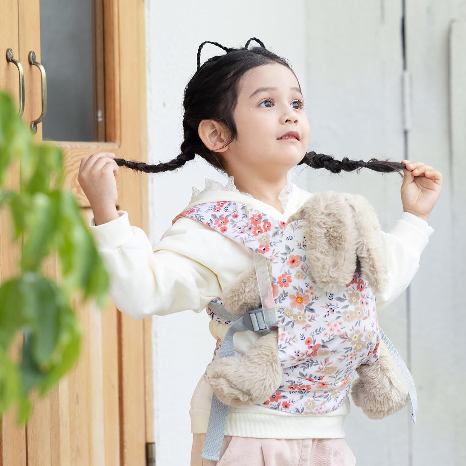 Detalle de GAGAKU Baby Doll Carrier for Little Girls – Pink Wax Flowers