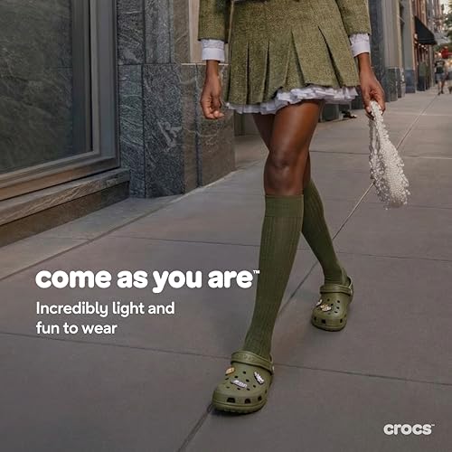 Thumbnail 5 de Crocs Unisex Classic Clog in Army Green (Größe 42/43 EU) – leicht, wasserdurchlässig und anpassbar