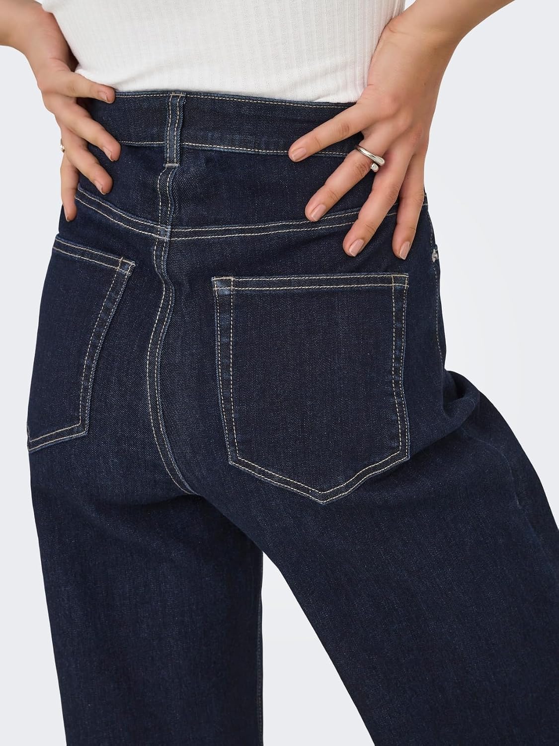 Detalle 2 de ONLY Female Jeans mit weitem Bein ONLJUICY-WAUW – hohe Taille & weiter Beinschnitt