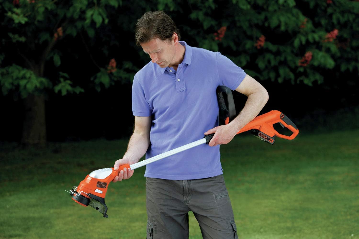 Detalle de BLACK+DECKER Coupe-Bordures Sans Fil 18V GLC1823L20-QW — maniabilité et performance