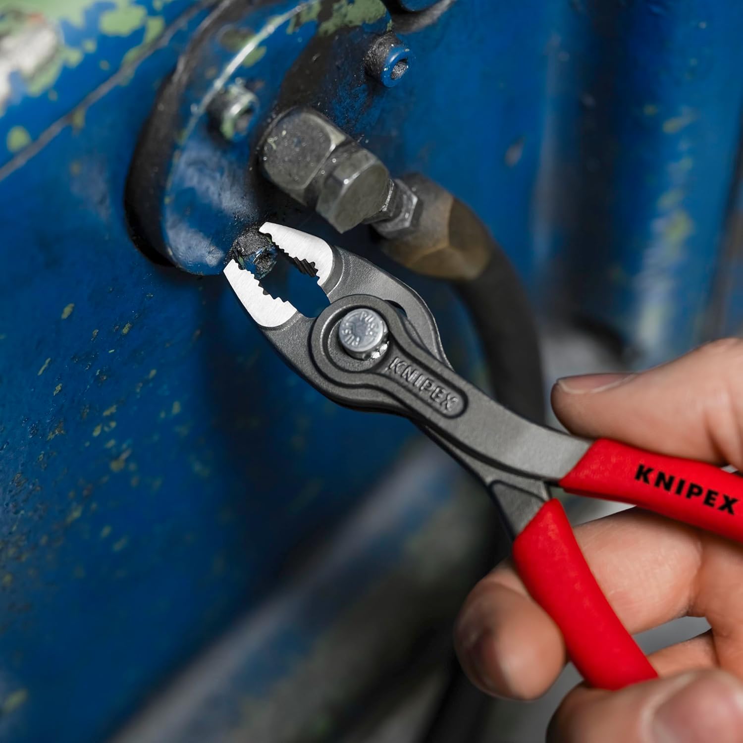 Detalle de KNIPEX 8201-150SB ツイングリッププライヤー 3段階調整・前後つかみ・樹脂コーティングハンドル