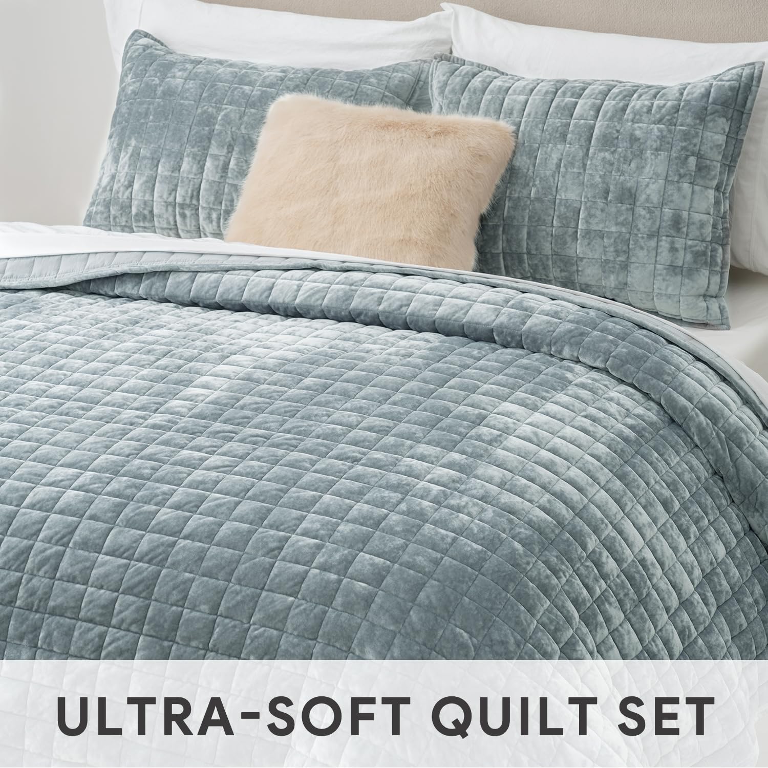 Detalle de RECYCO Luxury Velvet Quilt Set King Size Bedding Set (Blue Linen) with 2 Shams
