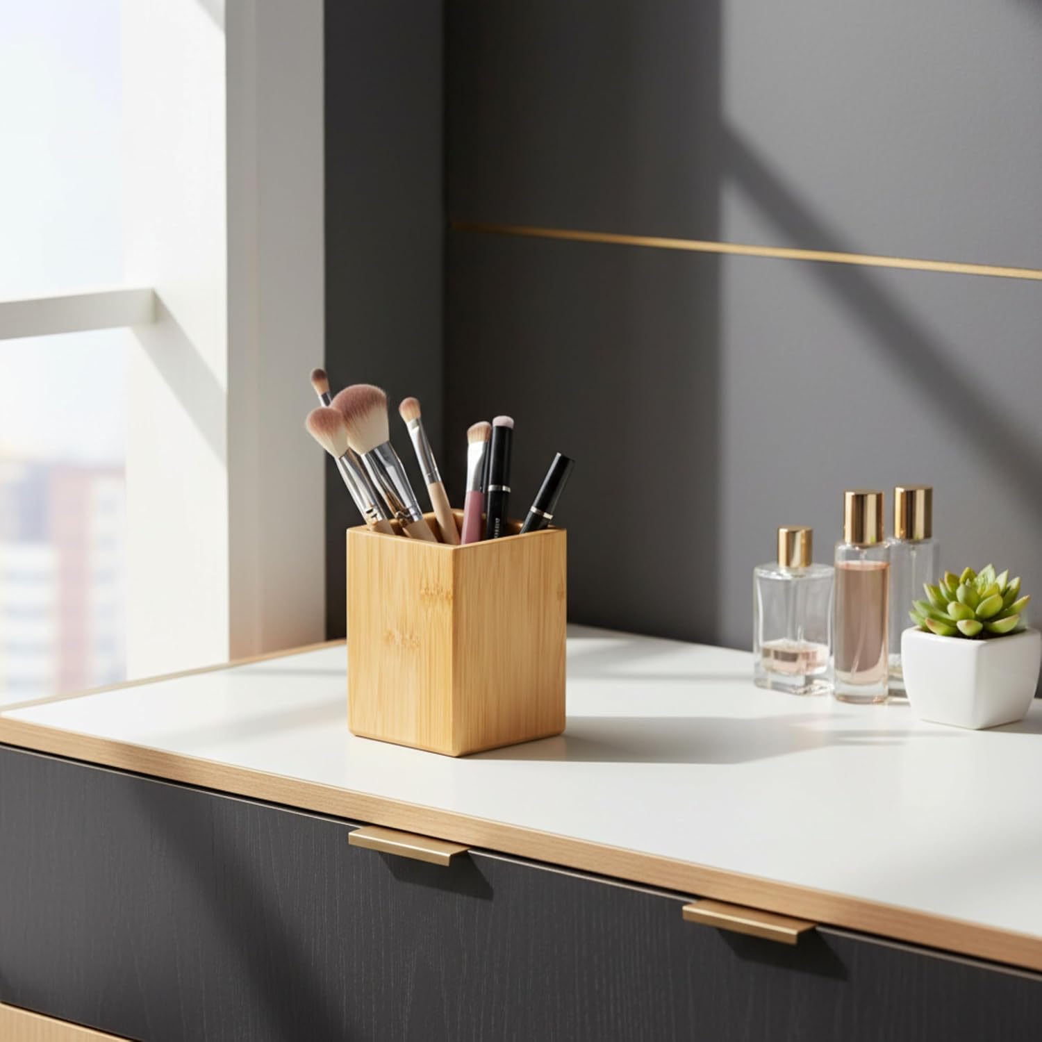 Detalle de OSCO BAM-PP1 bamboe pennenhouder, vierkant en gelakt, 10,2 cm hoog