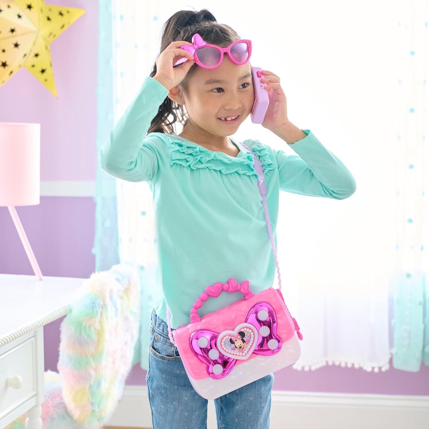 Detalle 2 de Just Play Coffret Sac à Main Minnie Mouse – Disney Junior, 7 Accessoires avec Sons et Lumières