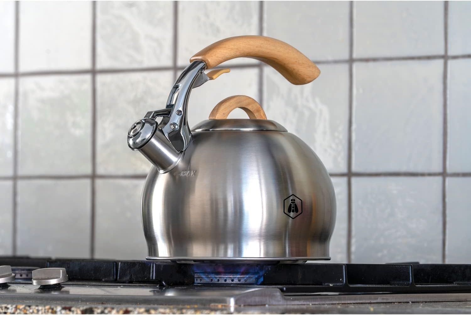 Thumbnail 4 de Bouilloire sifflante Laguiole 3 L en inox avec manche en bois