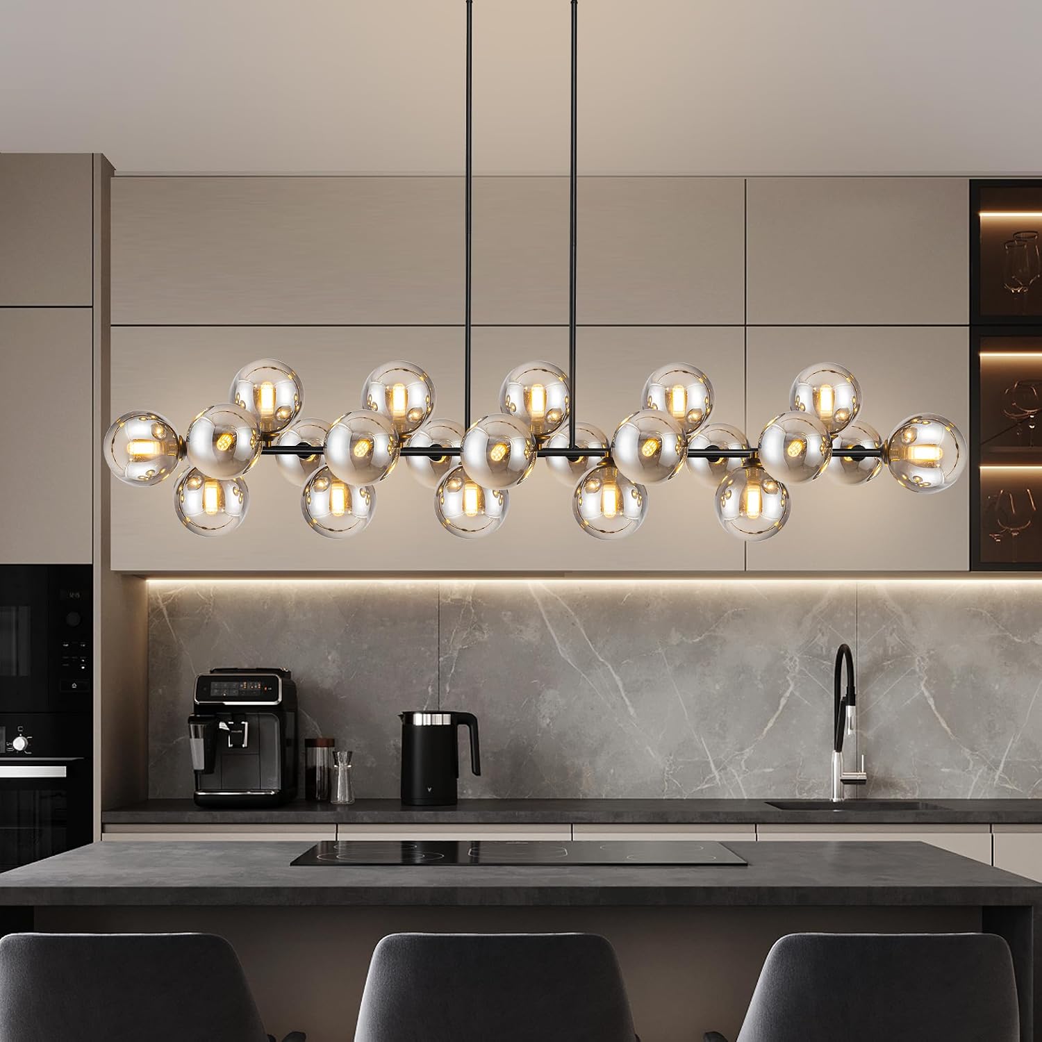Detalle de Modern linear chandelier, 70-inch