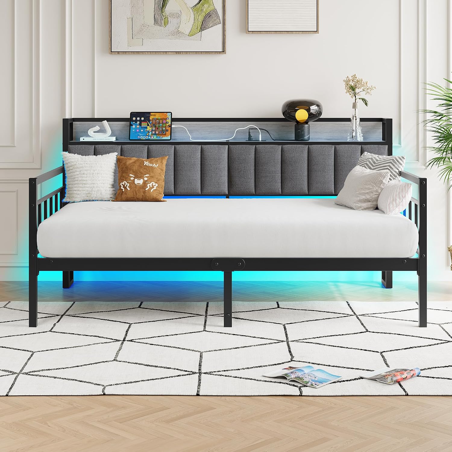 Detalle de BOFENG Twin Daybed Frame with LED Lighting, Charging Station and Storage Headboard