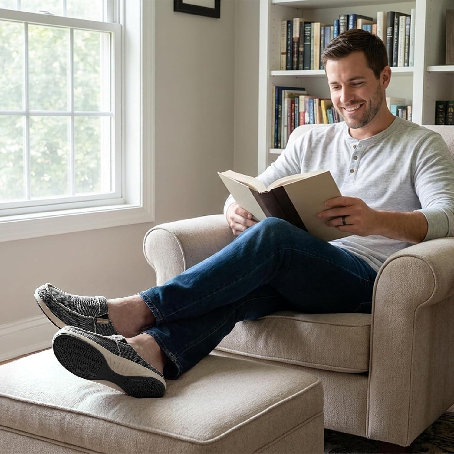 Detalle de Mens Slippers with Arch Support: Canvas, Velvet Lining, and Non-Slip Comfort for Everyday Use